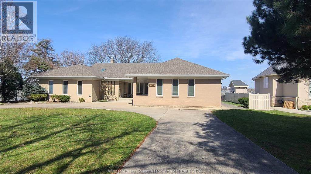 4470 Riverside Drive East, Windsor, ON - Outdoor