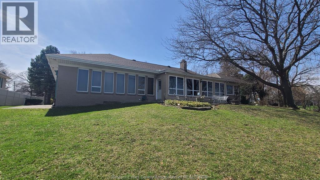 4470 Riverside Drive East, Windsor, ON - Outdoor With Deck Patio Veranda