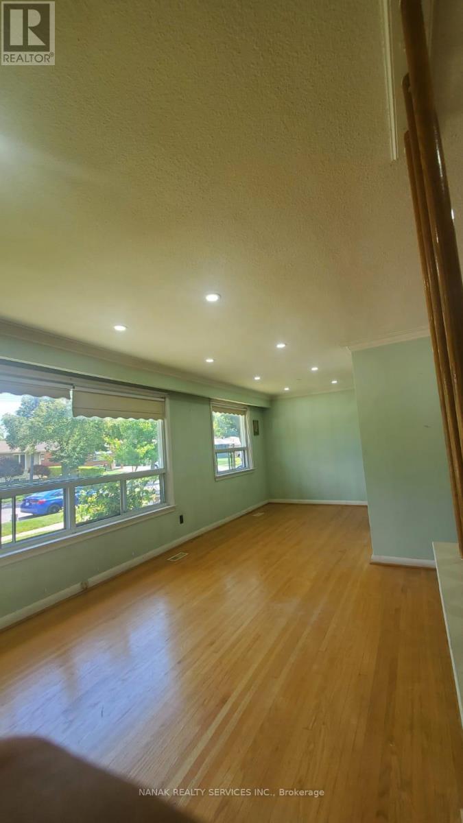 24 Alhart Drive, Toronto, ON - Indoor Photo Showing Other Room