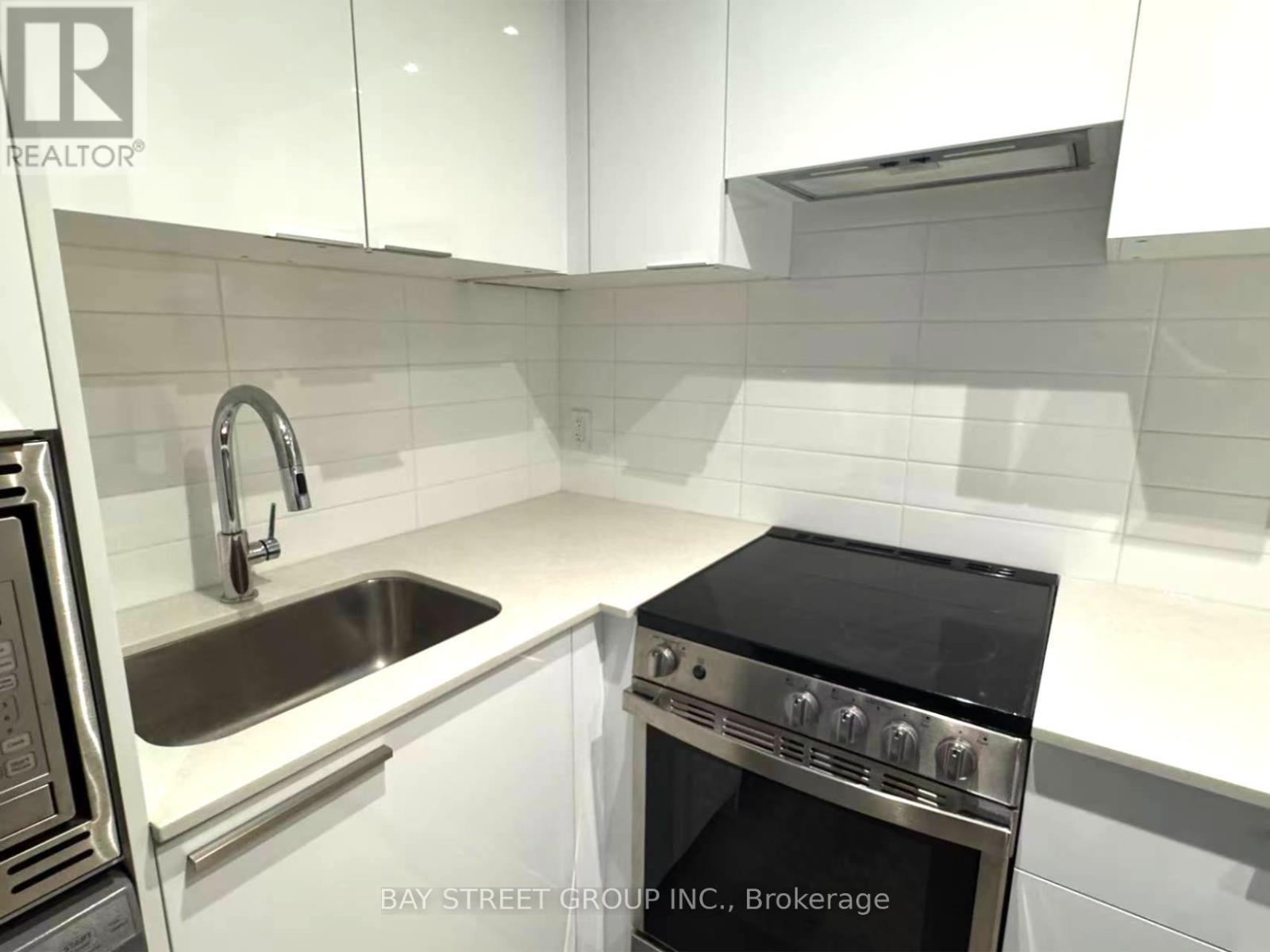 904 - 18 Maitland Terrace, Toronto, ON - Indoor Photo Showing Kitchen