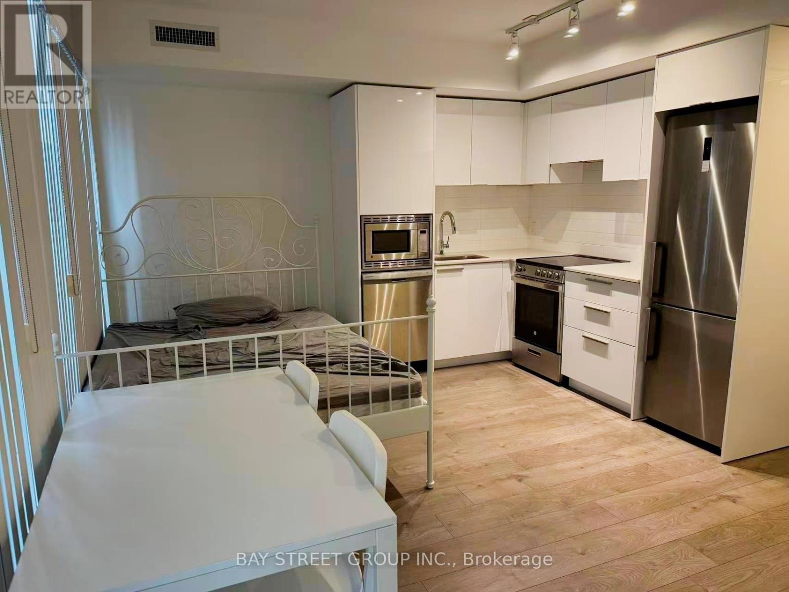 904 - 18 Maitland Terrace, Toronto, ON - Indoor Photo Showing Kitchen