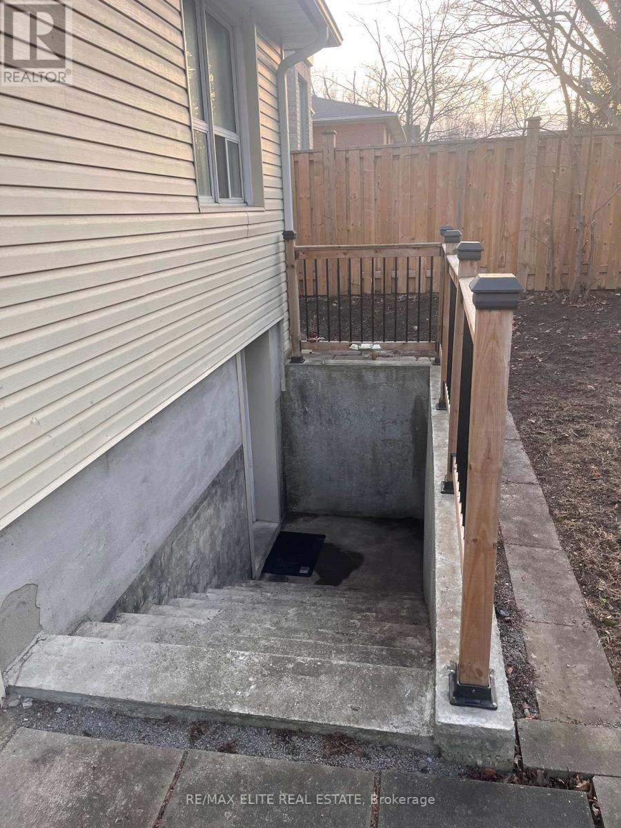 Basement - 49 Viamede Crescent, Toronto, ON - Outdoor