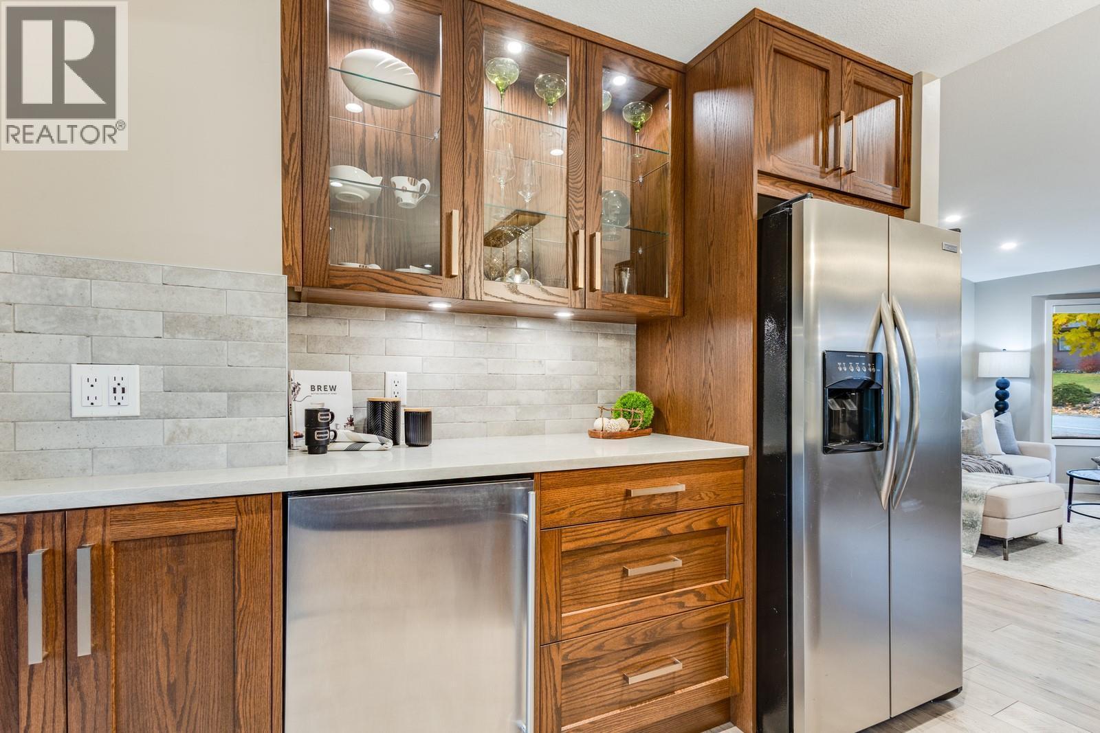1932 Horizon Drive, West Kelowna, BC - Indoor Photo Showing Kitchen