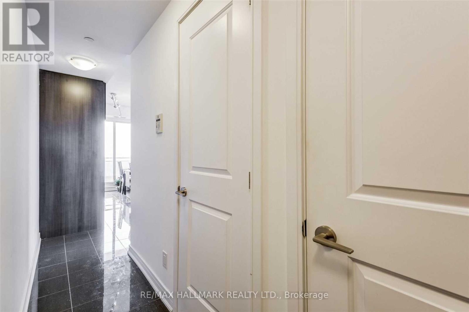 1911Nw - 9201 Yonge Street, Richmond Hill, ON - Indoor Photo Showing Other Room