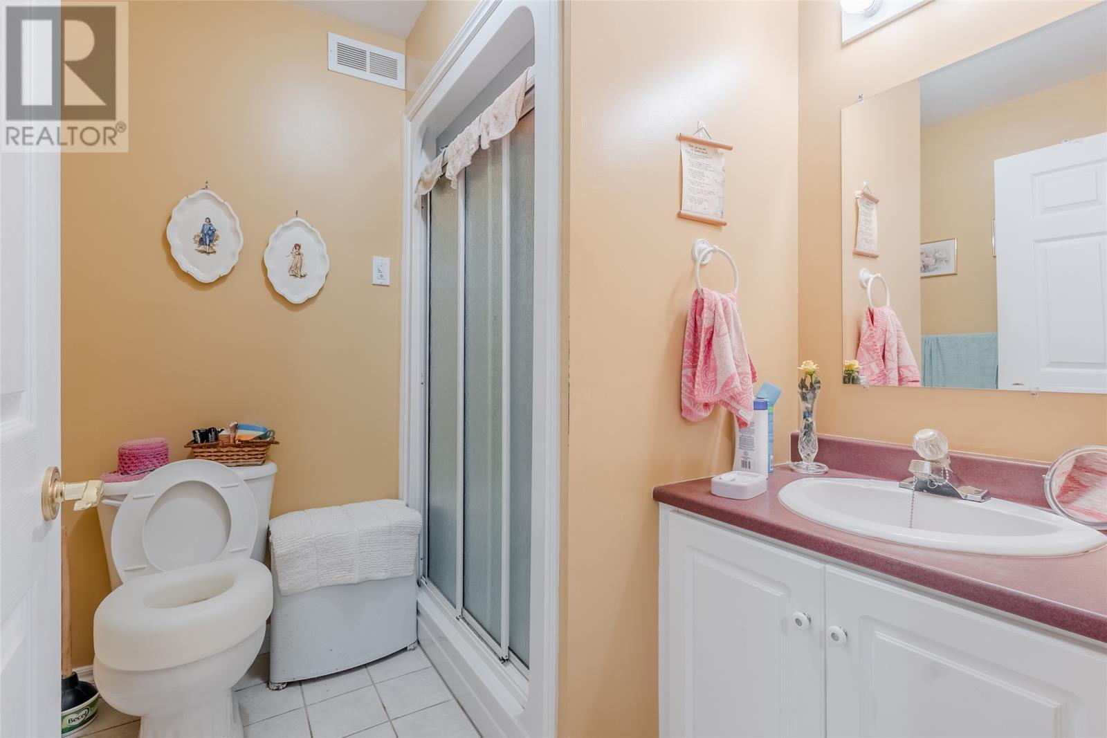 31 Kestrel Drive, Paradise, NL - Indoor Photo Showing Bathroom