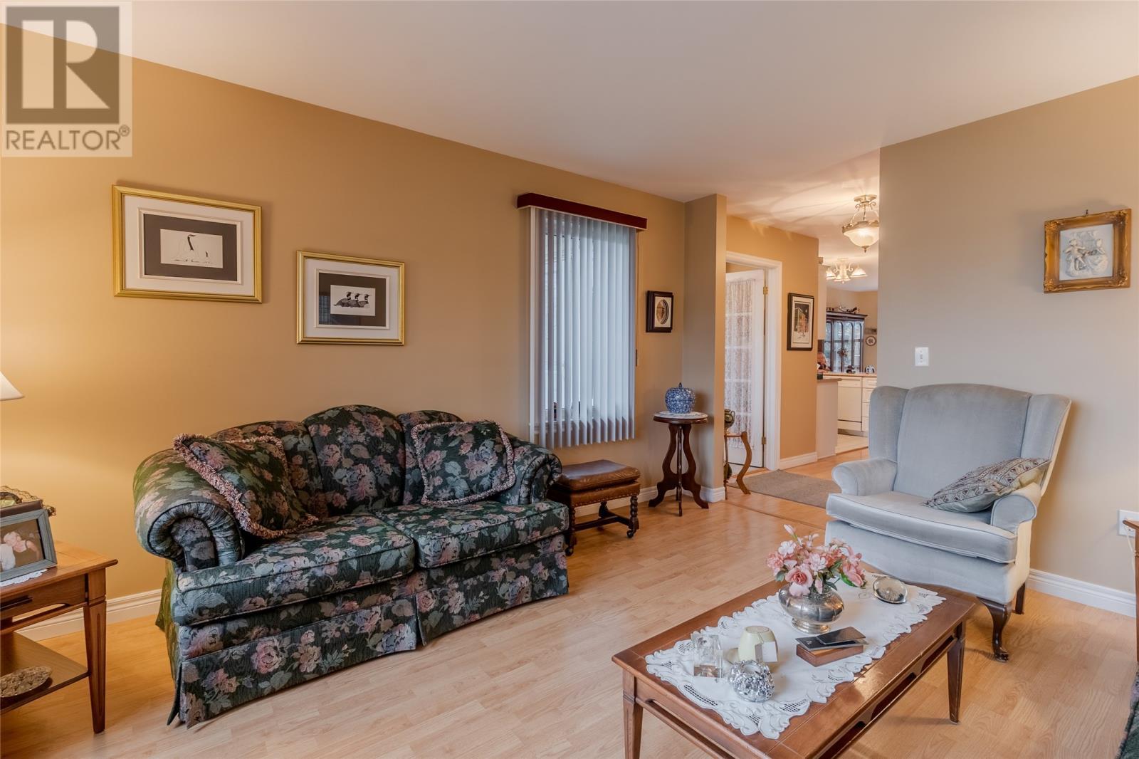31 Kestrel Drive, Paradise, NL - Indoor Photo Showing Living Room