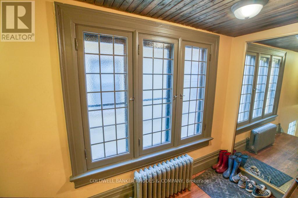 Common stairwell - #1 On 2Nd Floor - 8 1/2 Range Road, Ottawa, ON