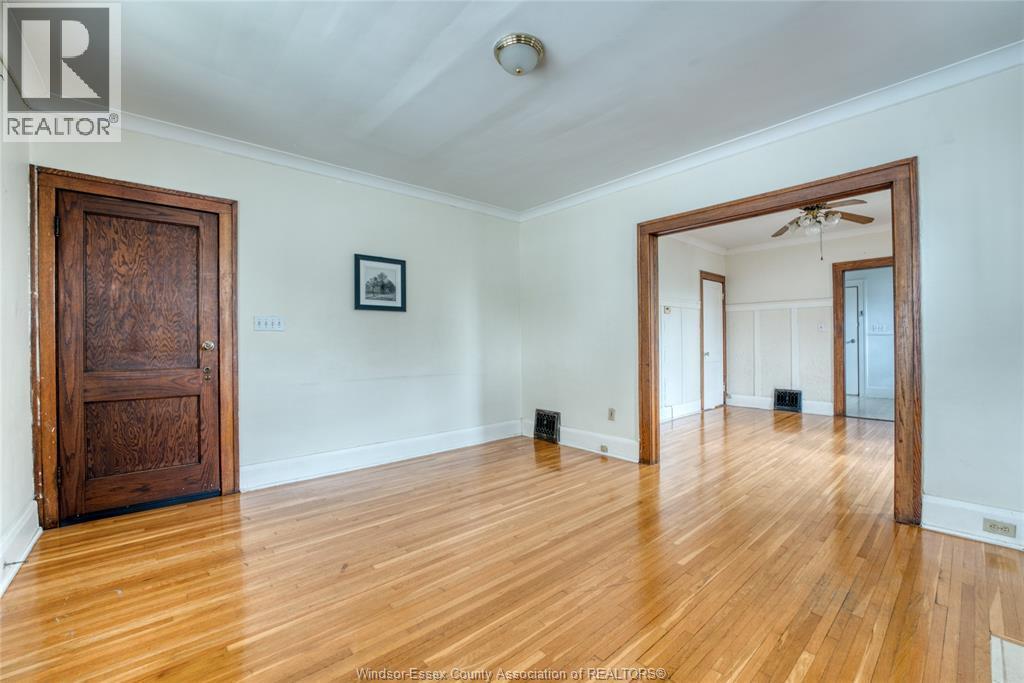 135 Oak, Windsor, ON - Indoor Photo Showing Other Room