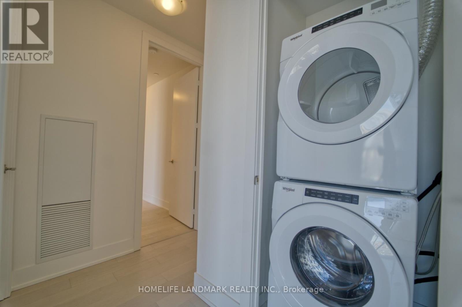 5509 - 1 Yorkville Avenue, Toronto, ON - Indoor Photo Showing Laundry Room