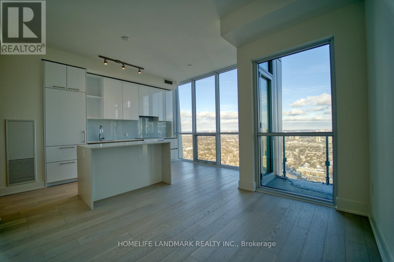5509 - 1 Yorkville Avenue, Toronto, ON - Indoor Photo Showing Kitchen