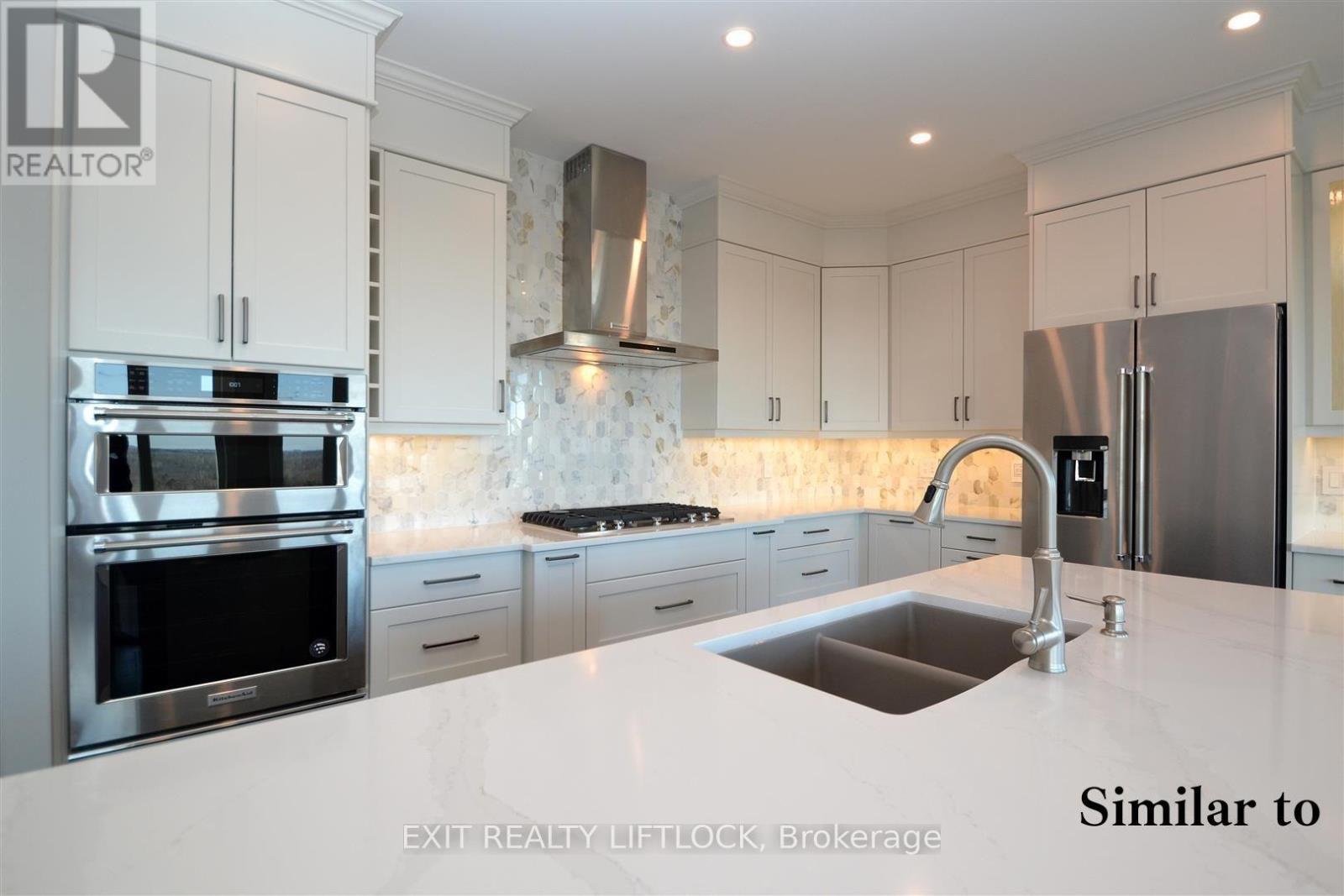 1912 Davenport Road, Cavan Monaghan (Cavan Twp), ON - Indoor Photo Showing Kitchen With Double Sink With Upgraded Kitchen