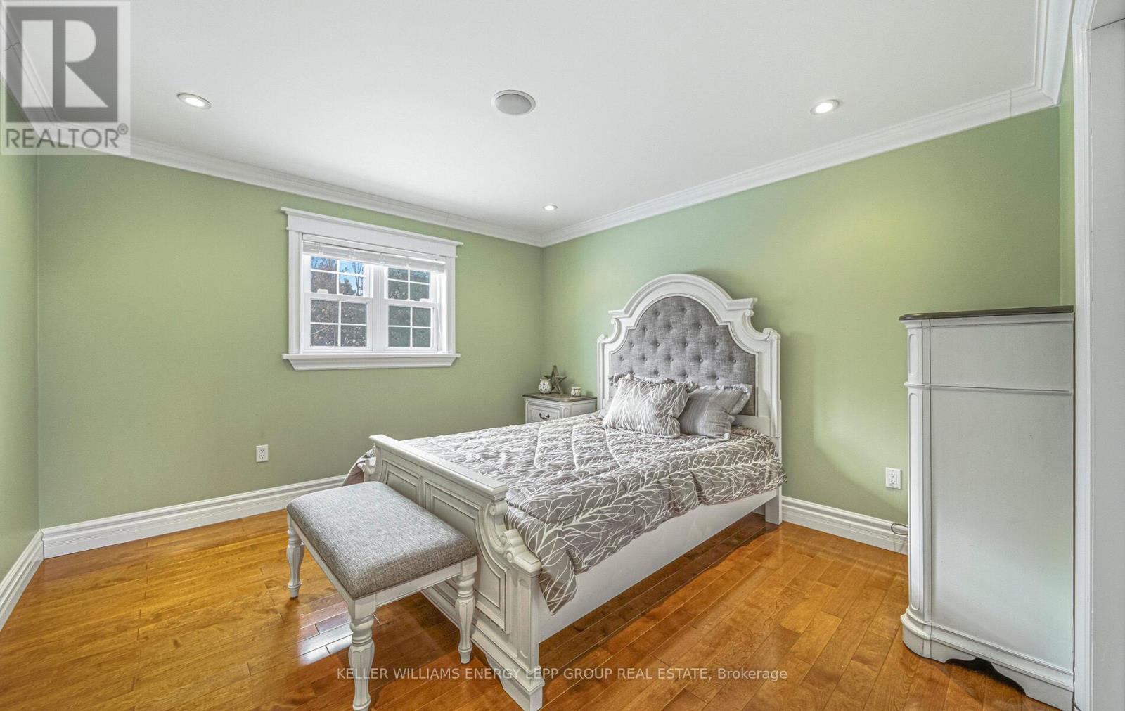 881 Carmel Crescent, Cavan Monaghan (Cavan Twp), ON - Indoor Photo Showing Bedroom