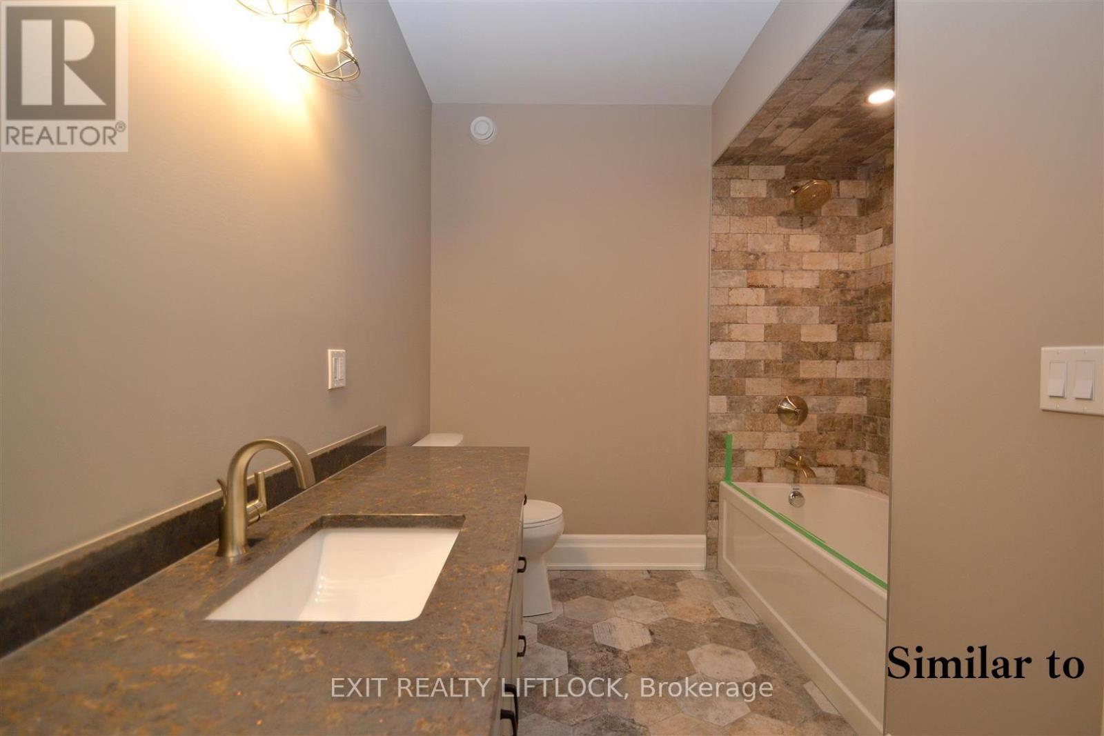 1936 Davenport Road, Cavan Monaghan (Cavan Twp), ON - Indoor Photo Showing Bathroom