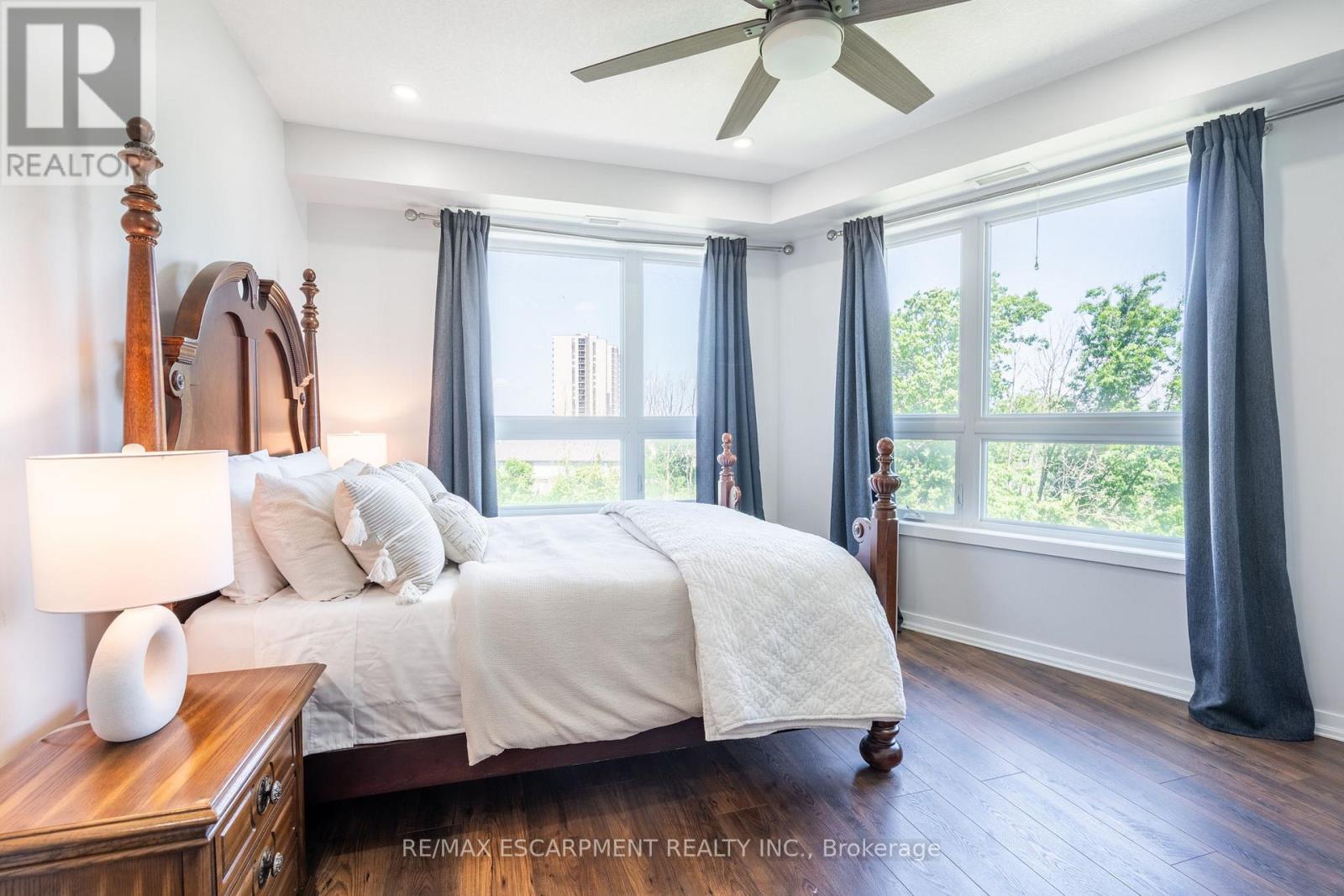 422 - 125 Shoreview Place, Hamilton, ON - Indoor Photo Showing Bedroom