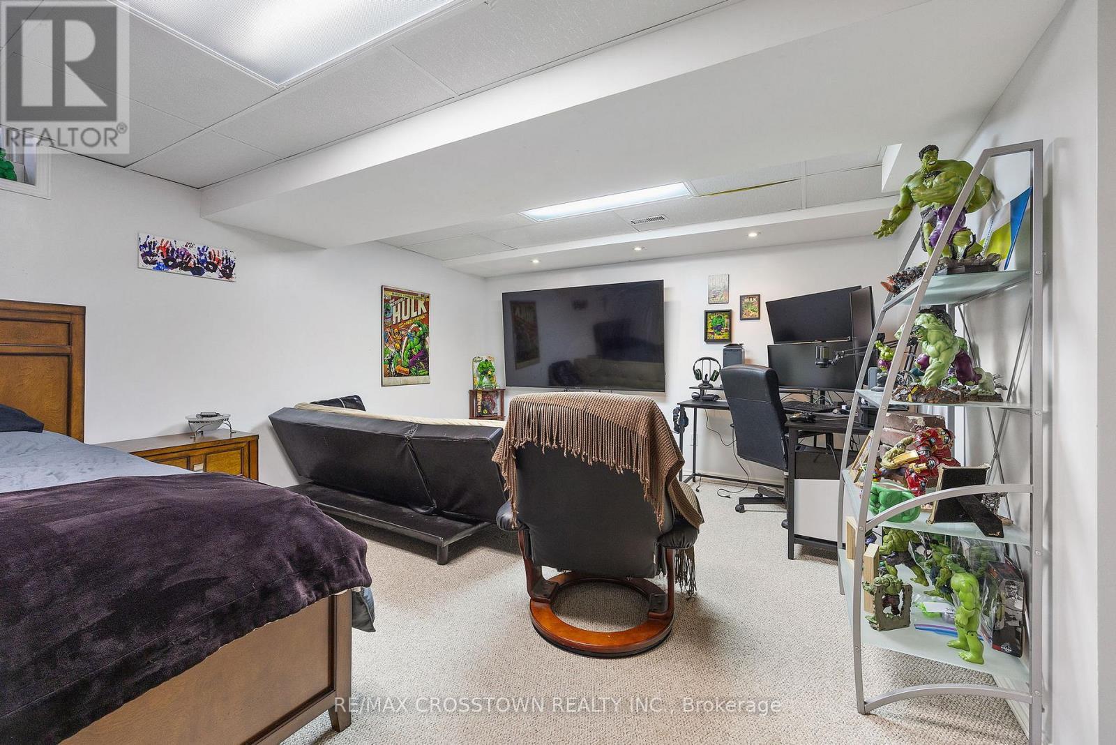 125 Terni Boulevard, Hamilton, ON - Indoor Photo Showing Other Room