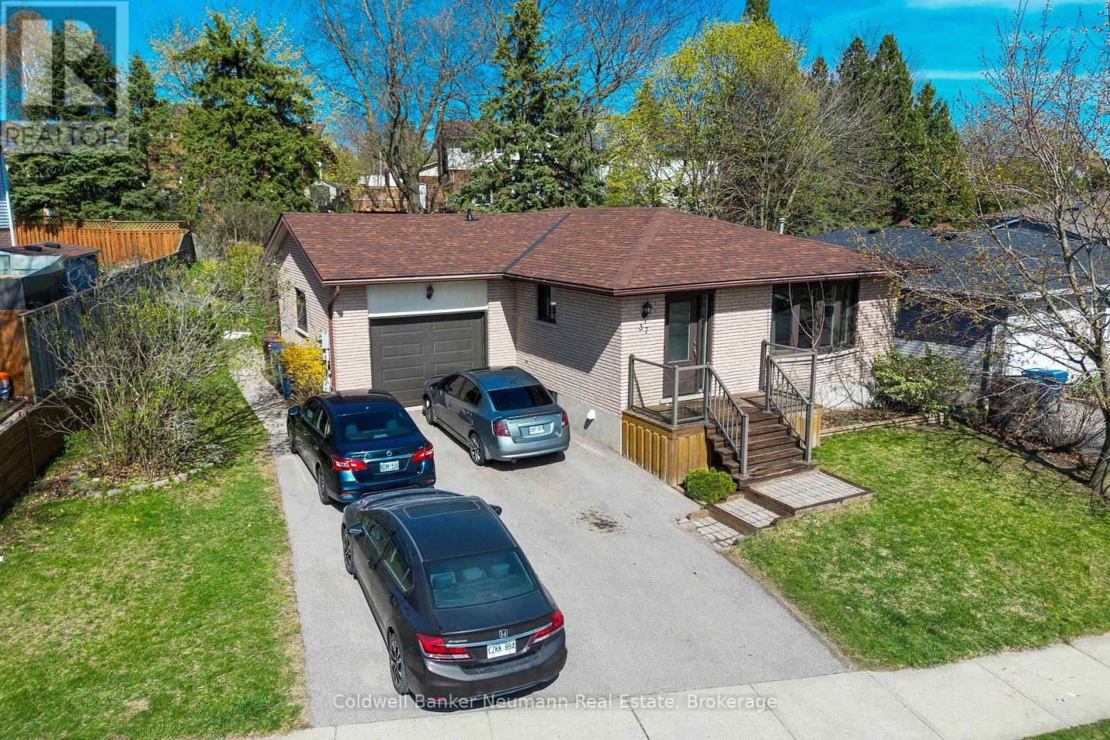 Lower - 37 Dunhill Crescent, Guelph (Willow West/Sugarbush/West Acres), ON - Outdoor