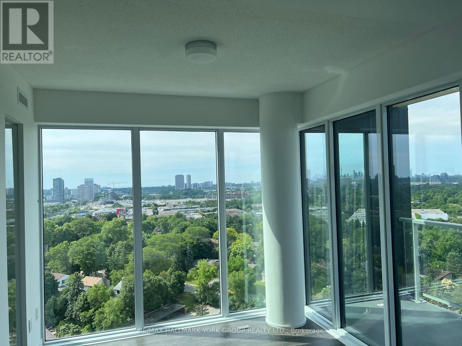 1523 - 20 O'Neill Road, Toronto, ON - Indoor Photo Showing Other Room