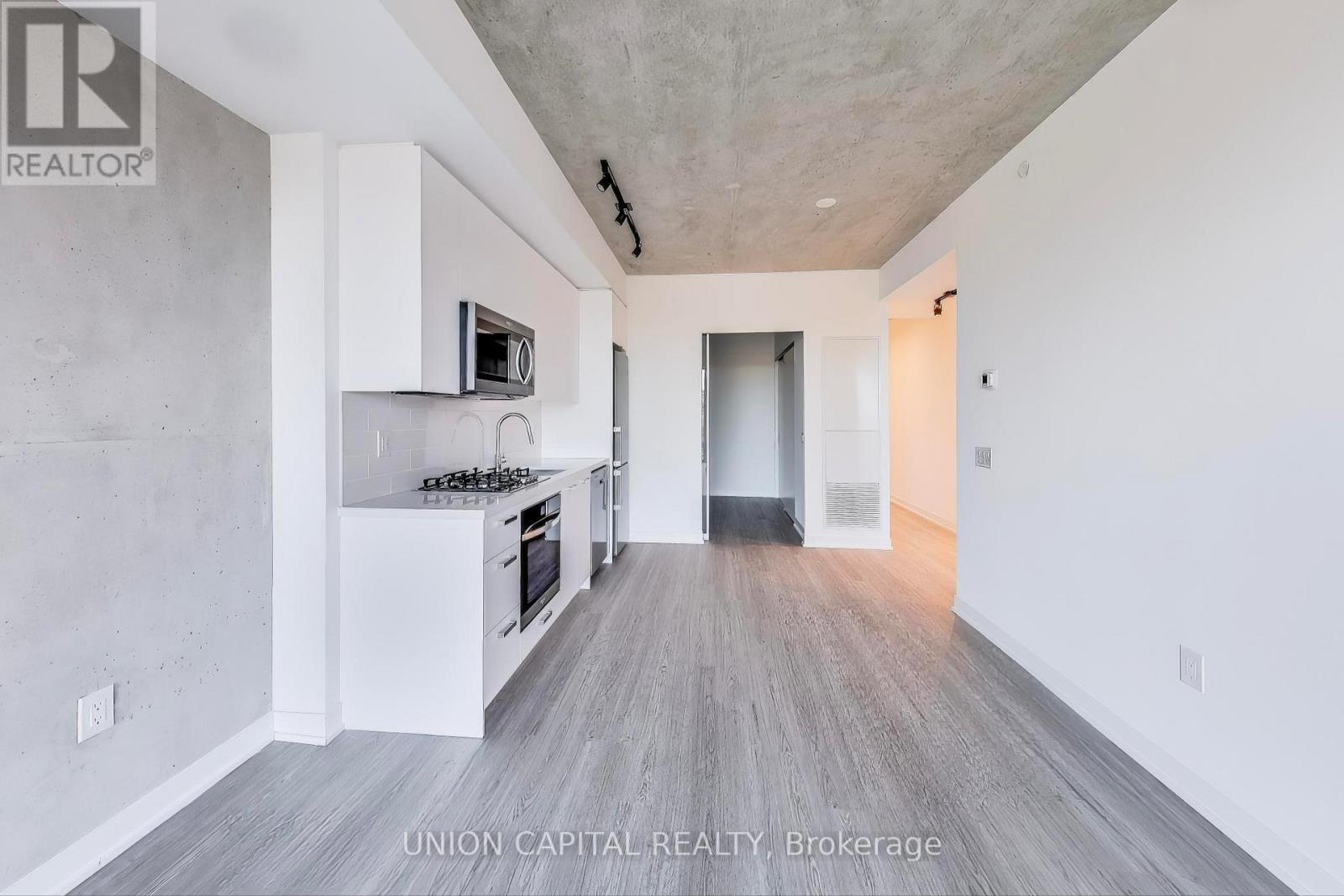 502 - 195 Mccaul Street, Toronto, ON - Indoor Photo Showing Kitchen
