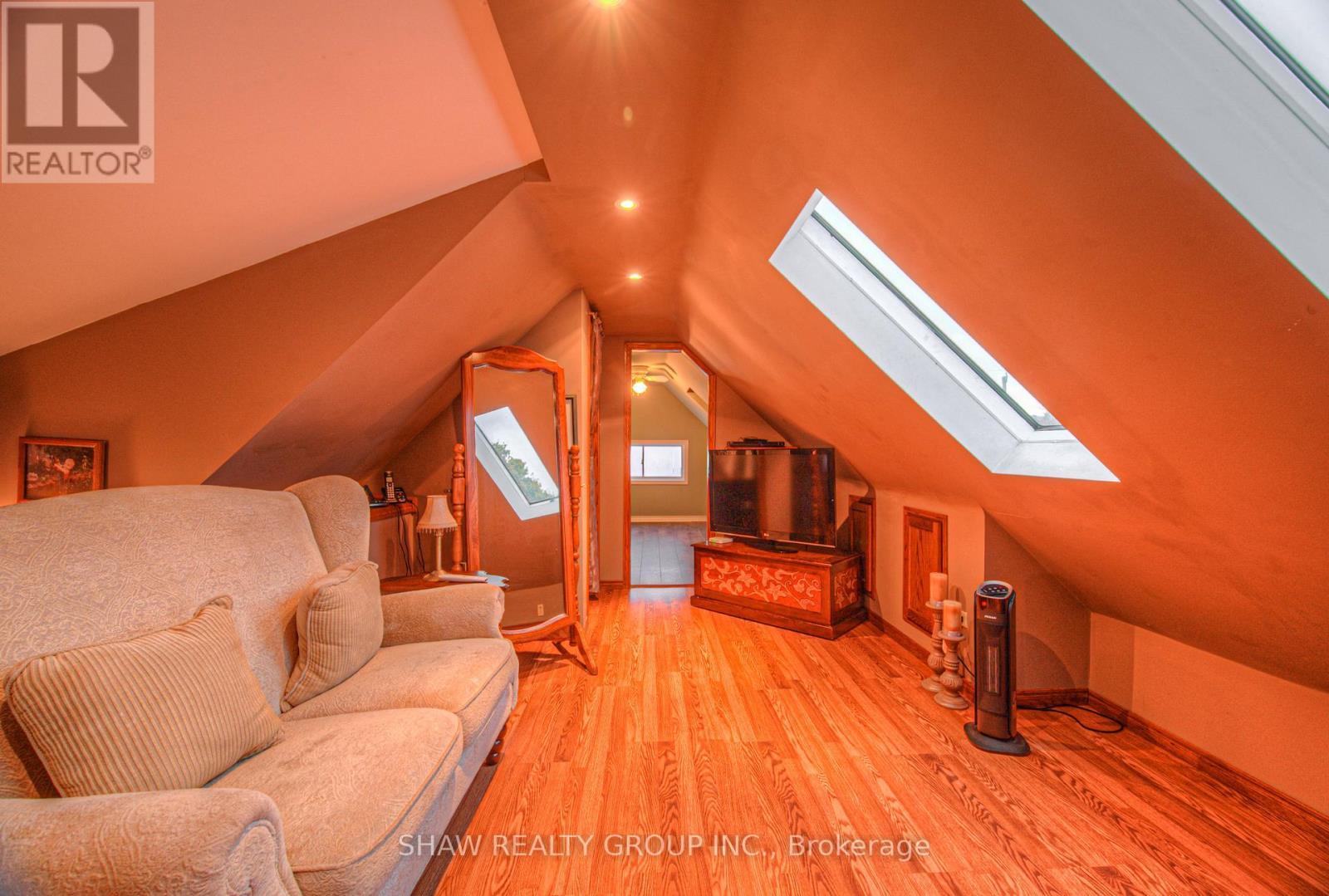 81 Beechwood Avenue, Hamilton, ON - Indoor Photo Showing Other Room