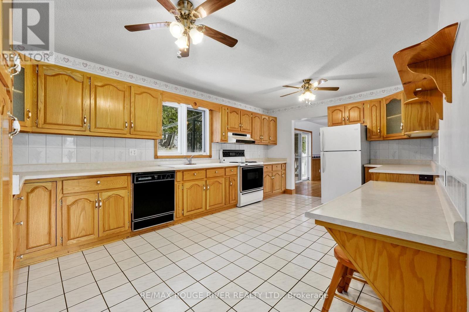 222 Cordova Road, Marmora And Lake (Marmora Ward), ON - Indoor Photo Showing Kitchen