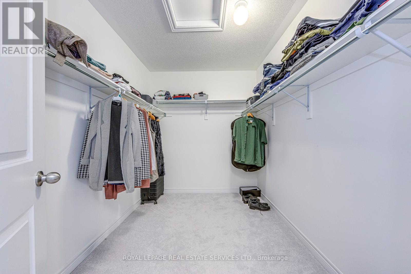 116 Limestone Lane, Shelburne, ON - Indoor With Storage