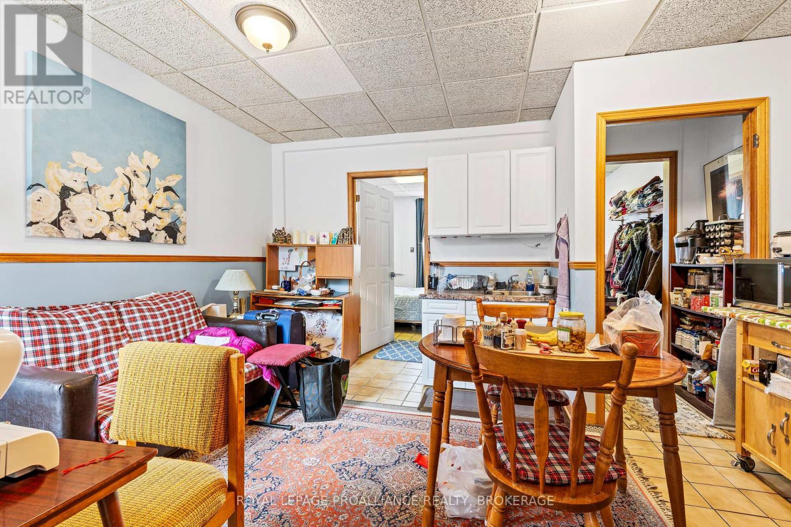 274 Wellington Street, Kingston (East Of Sir John A. Blvd), ON - Indoor