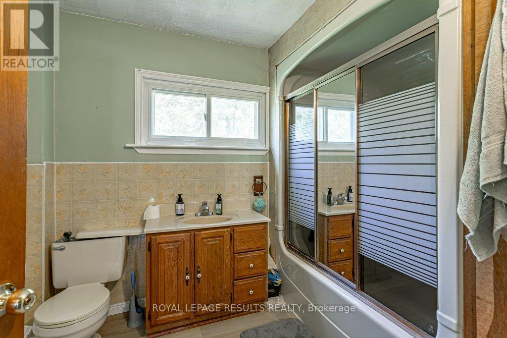 63 Shakespeare Street, Bayham (Port Burwell), ON - Indoor Photo Showing Bathroom
