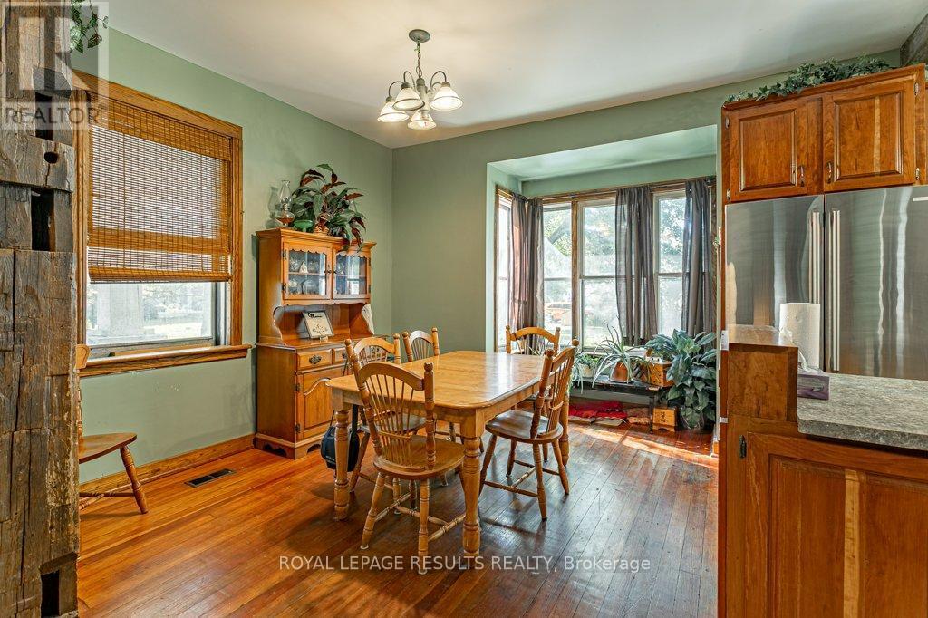 63 Shakespeare Street, Bayham (Port Burwell), ON - Indoor Photo Showing Dining Room