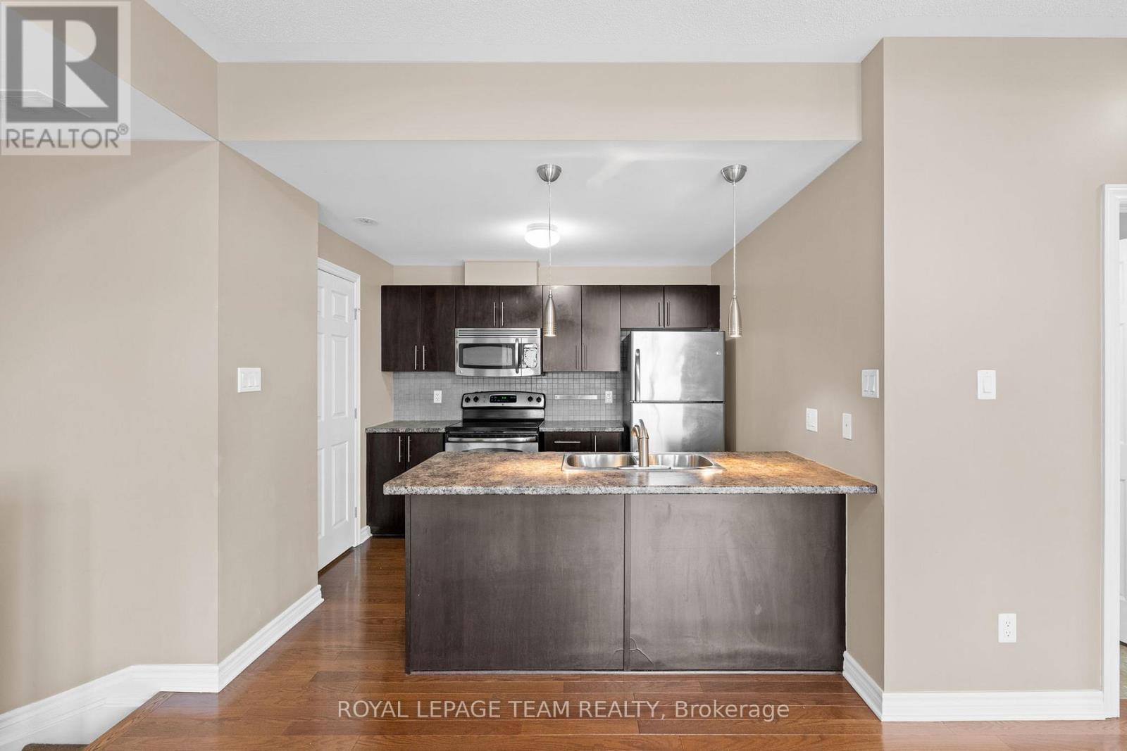 L - 767 Cedar Creek Drive, Ottawa, ON - Indoor Photo Showing Kitchen