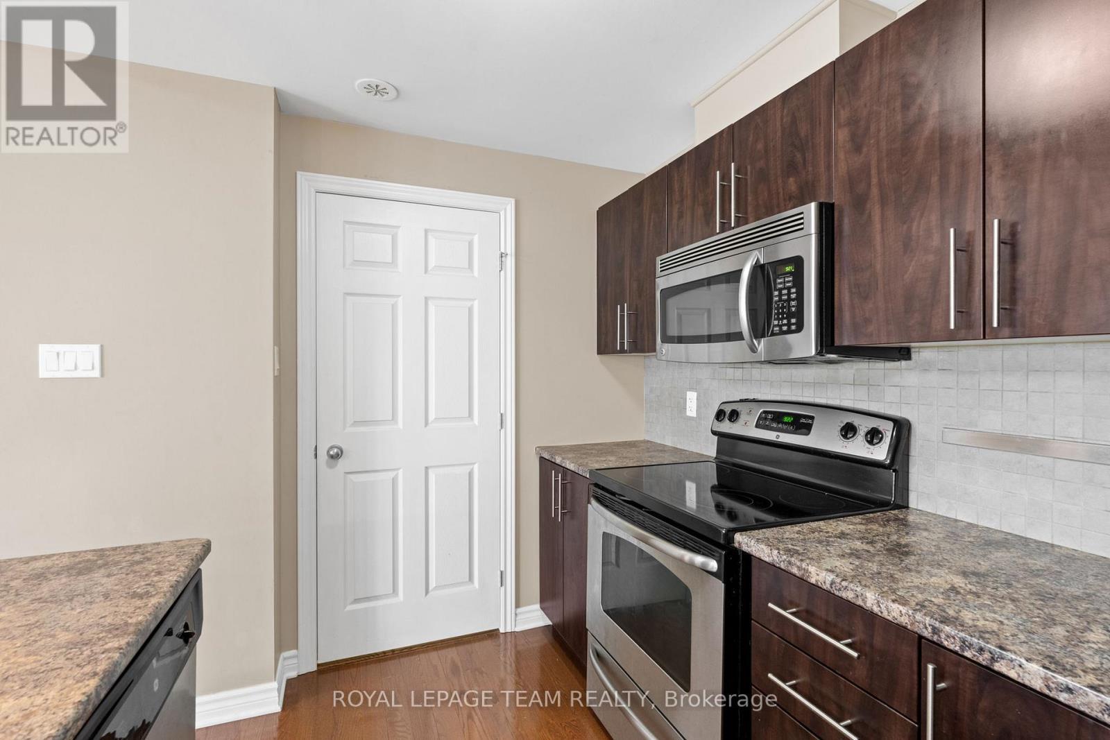 L - 767 Cedar Creek Drive, Ottawa, ON - Indoor Photo Showing Kitchen