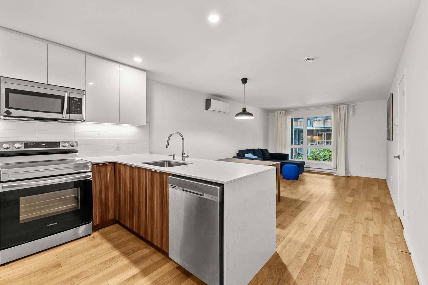 Kitchen - 558 Rue Nicolet, Montréal (Mercier/Hochelaga-Maisonneuve), QC - Indoor Photo Showing Kitchen With Upgraded Kitchen