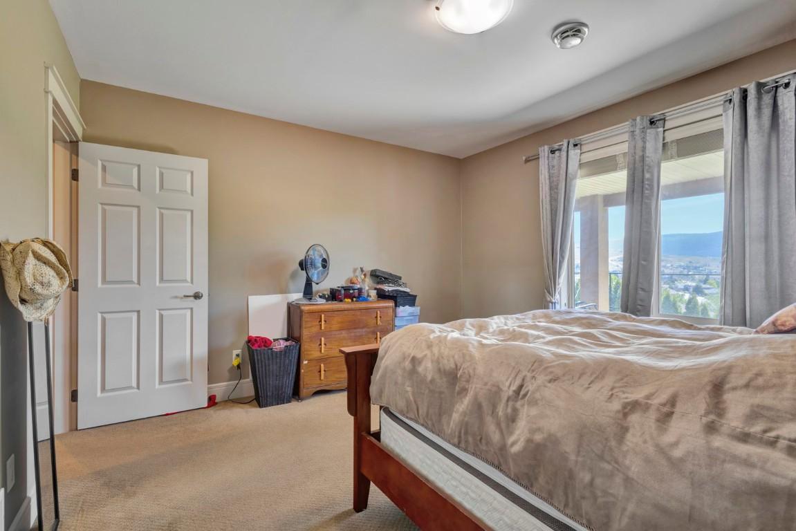1205 Loseth Drive, Kelowna, BC - Indoor Photo Showing Bedroom