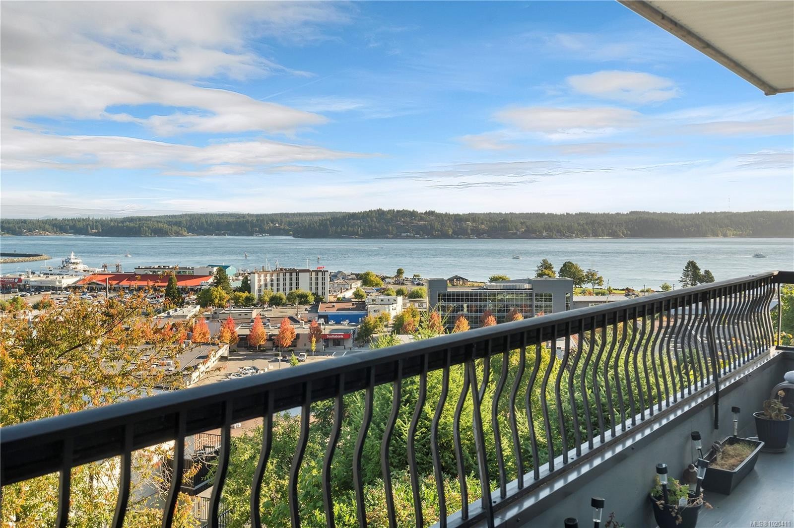 204-907 Cedar St, Campbell River, BC - Outdoor With Body Of Water With Balcony With View