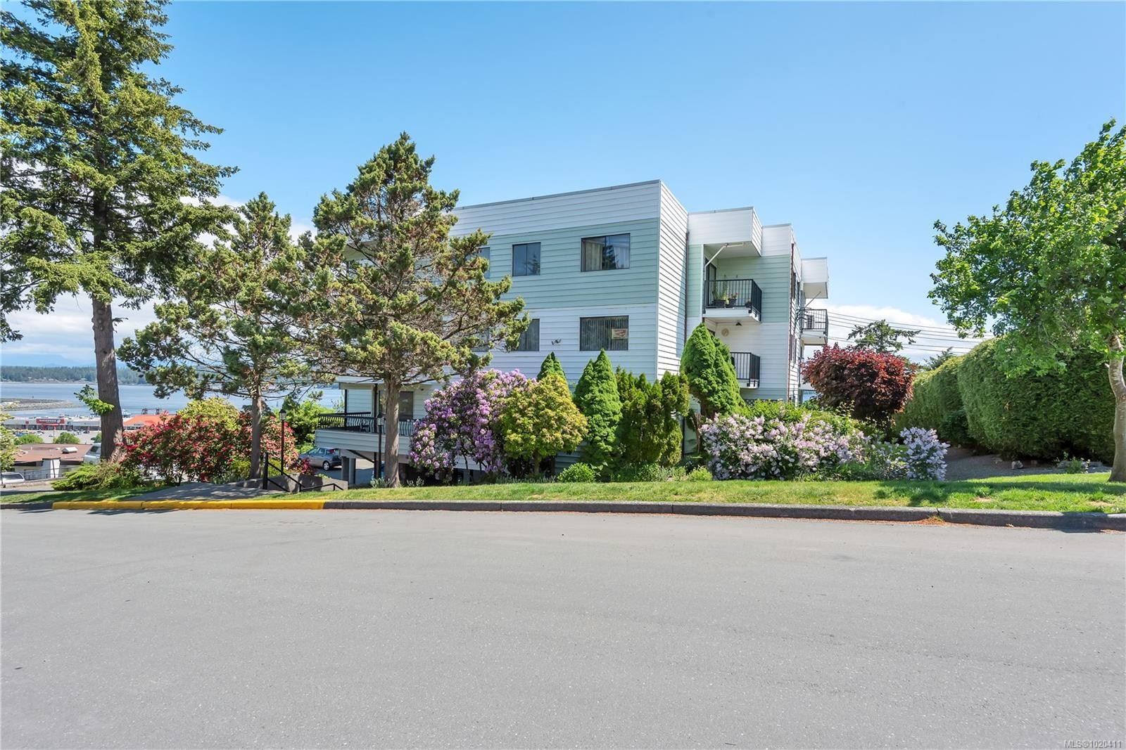 204-907 Cedar St, Campbell River, BC - Outdoor