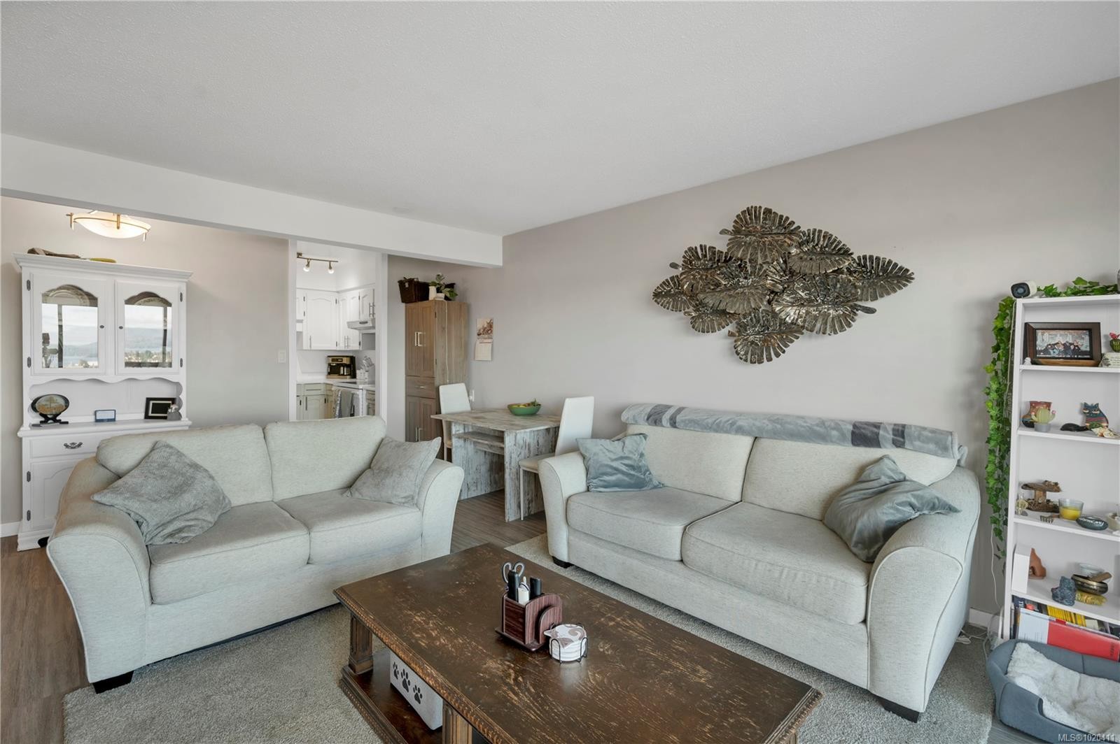 204-907 Cedar St, Campbell River, BC - Indoor Photo Showing Living Room