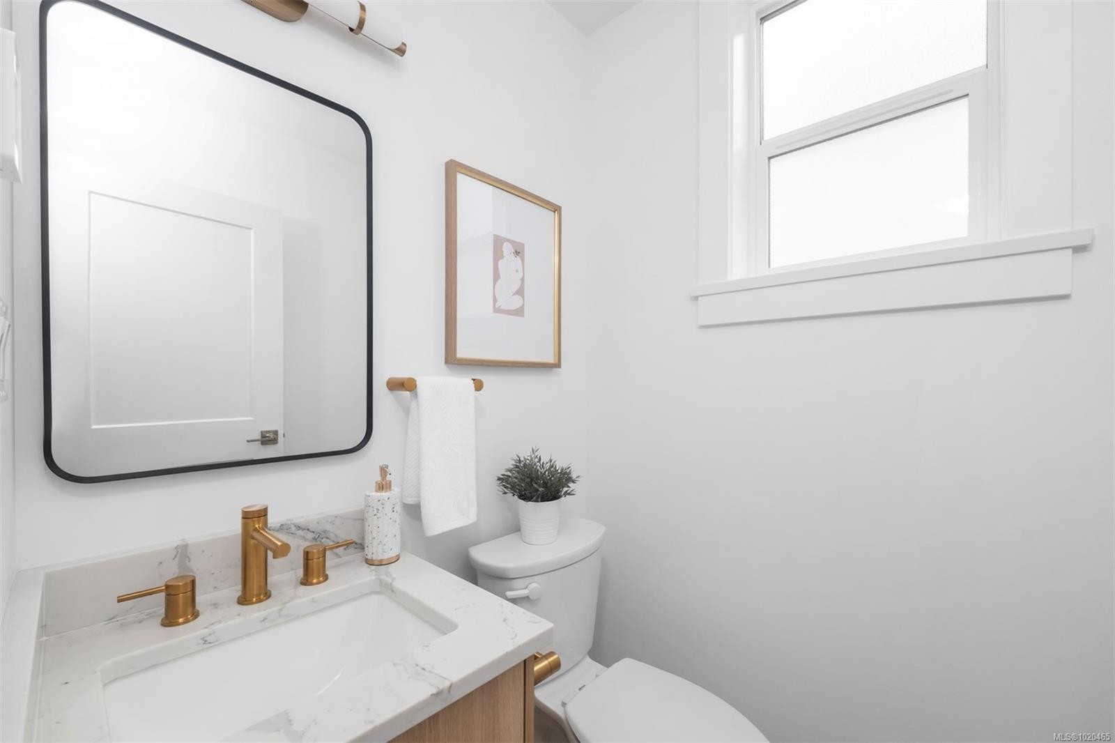 5-820 Dunsmuir Rd, Esquimalt, BC