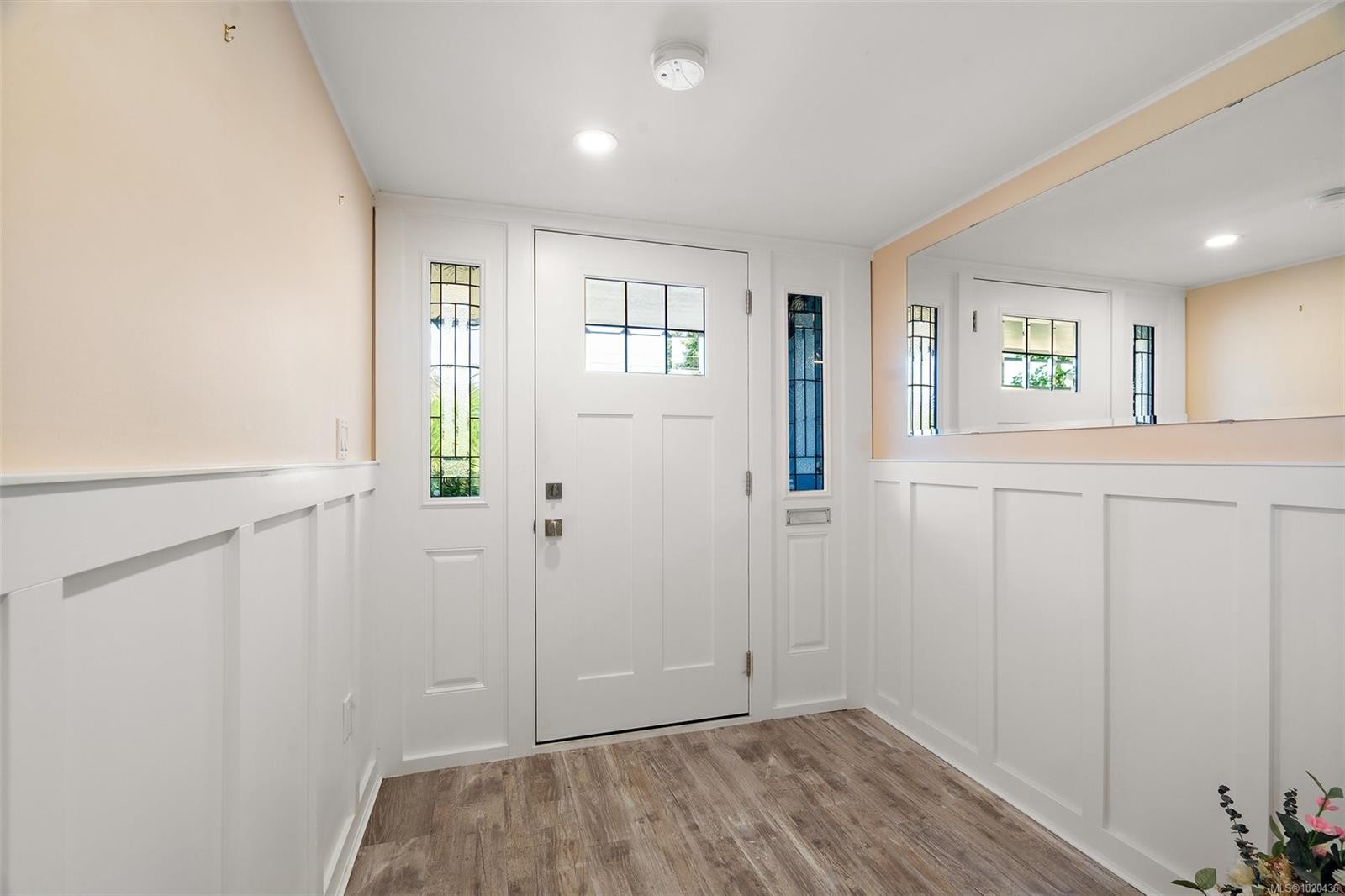 1563 Kenmore Rd, Saanich, BC