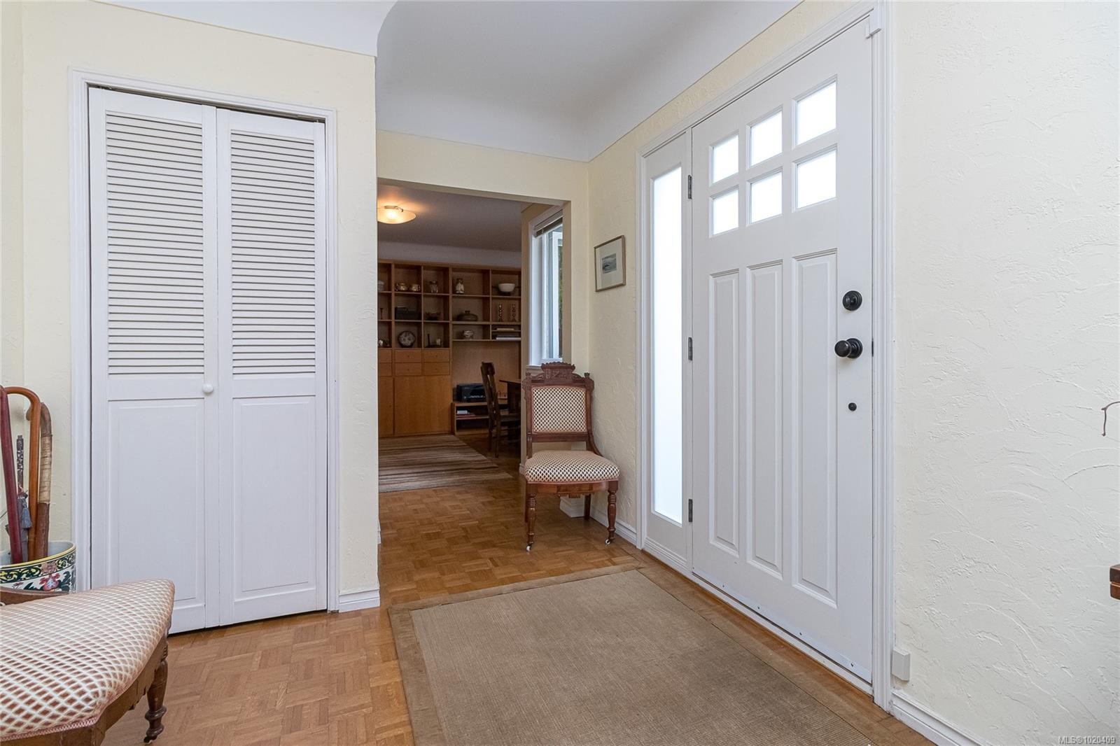 1941 Mayfair Dr, Saanich, BC