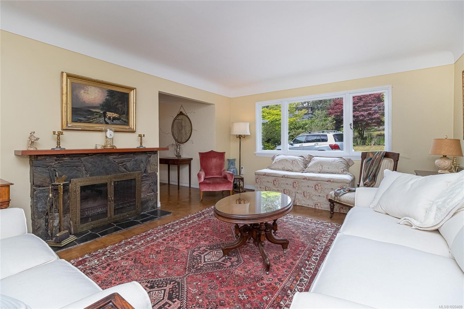 1941 Mayfair Dr, Saanich, BC