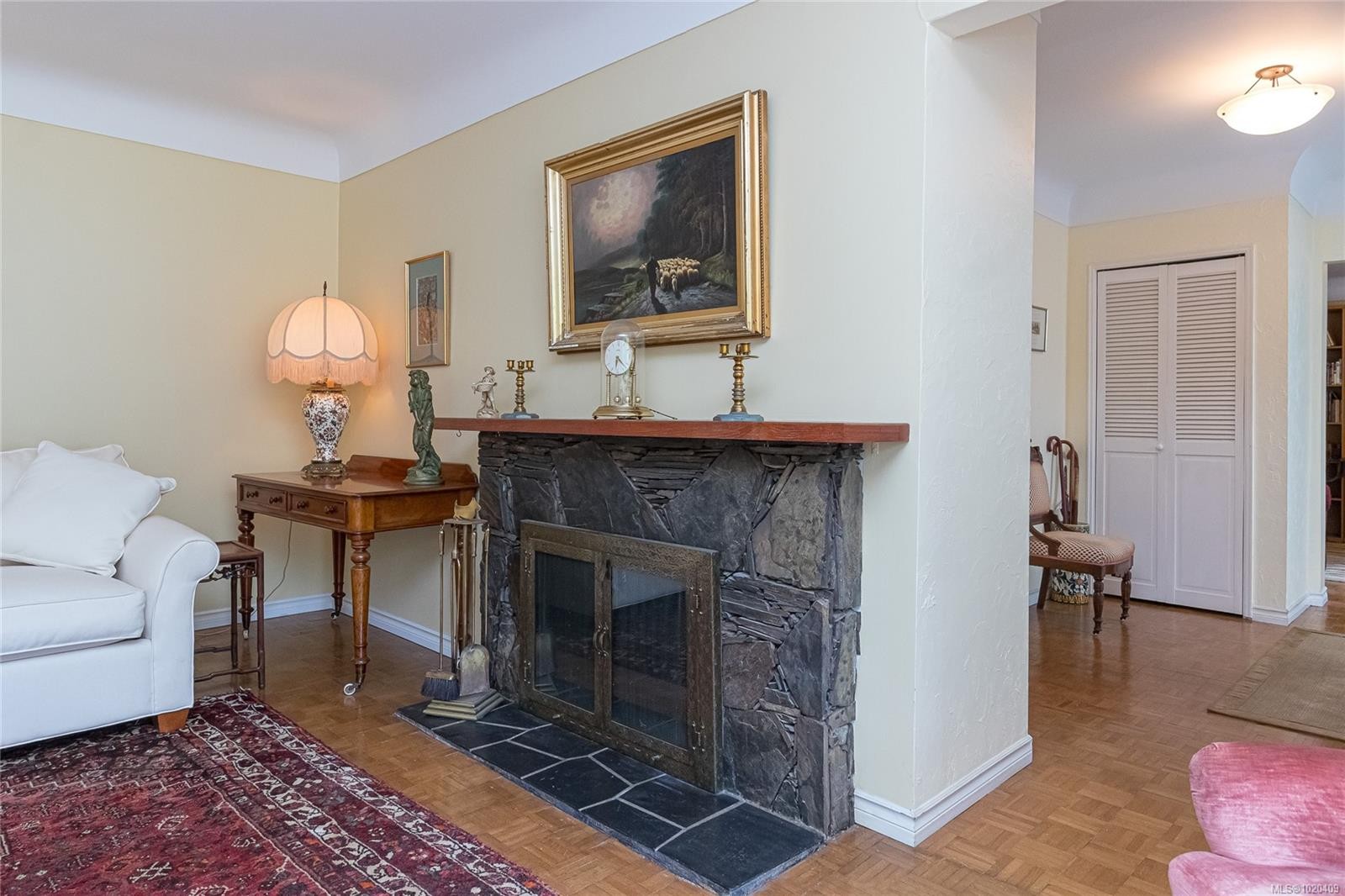 1941 Mayfair Dr, Saanich, BC