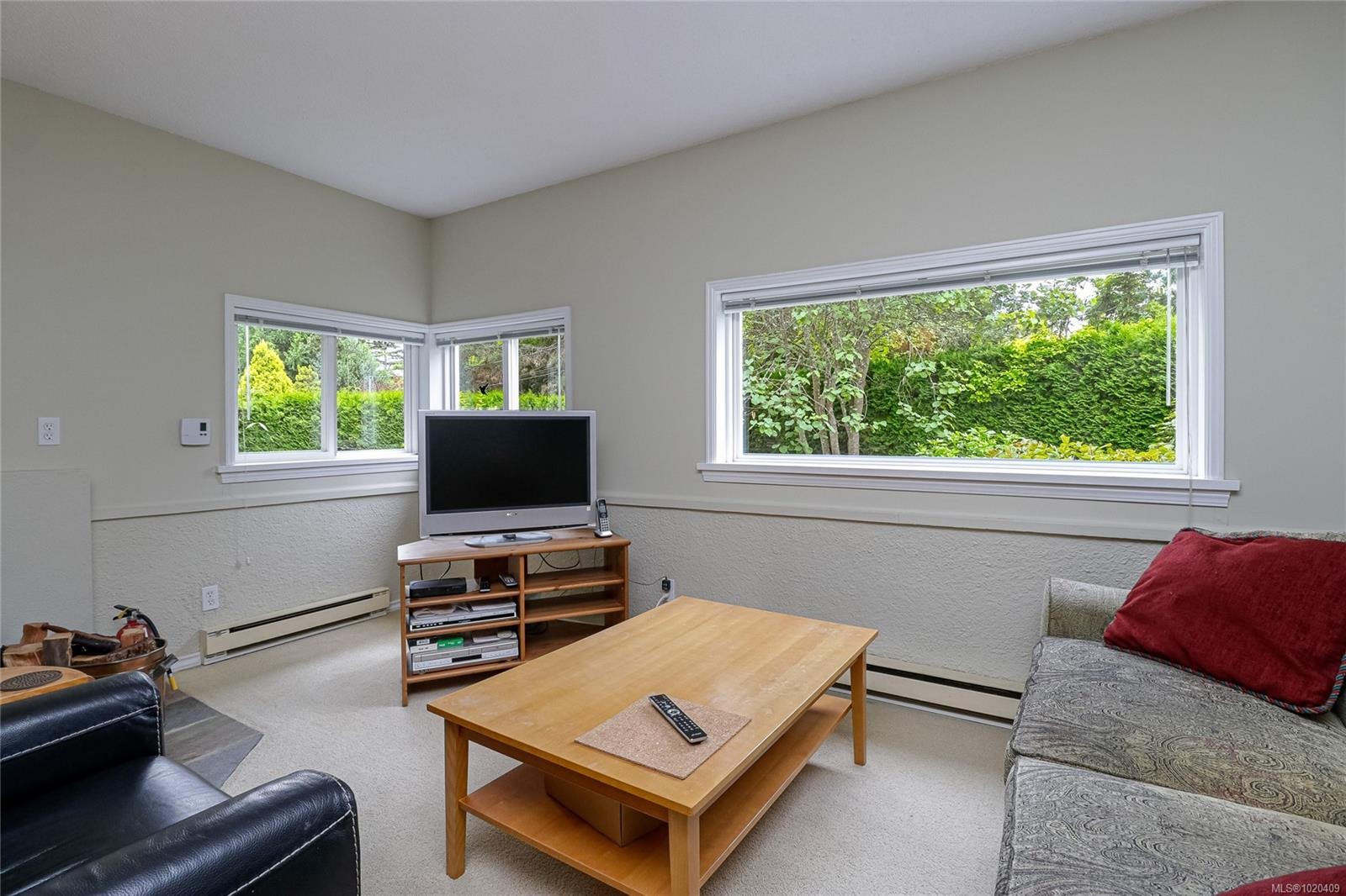 1941 Mayfair Dr, Saanich, BC