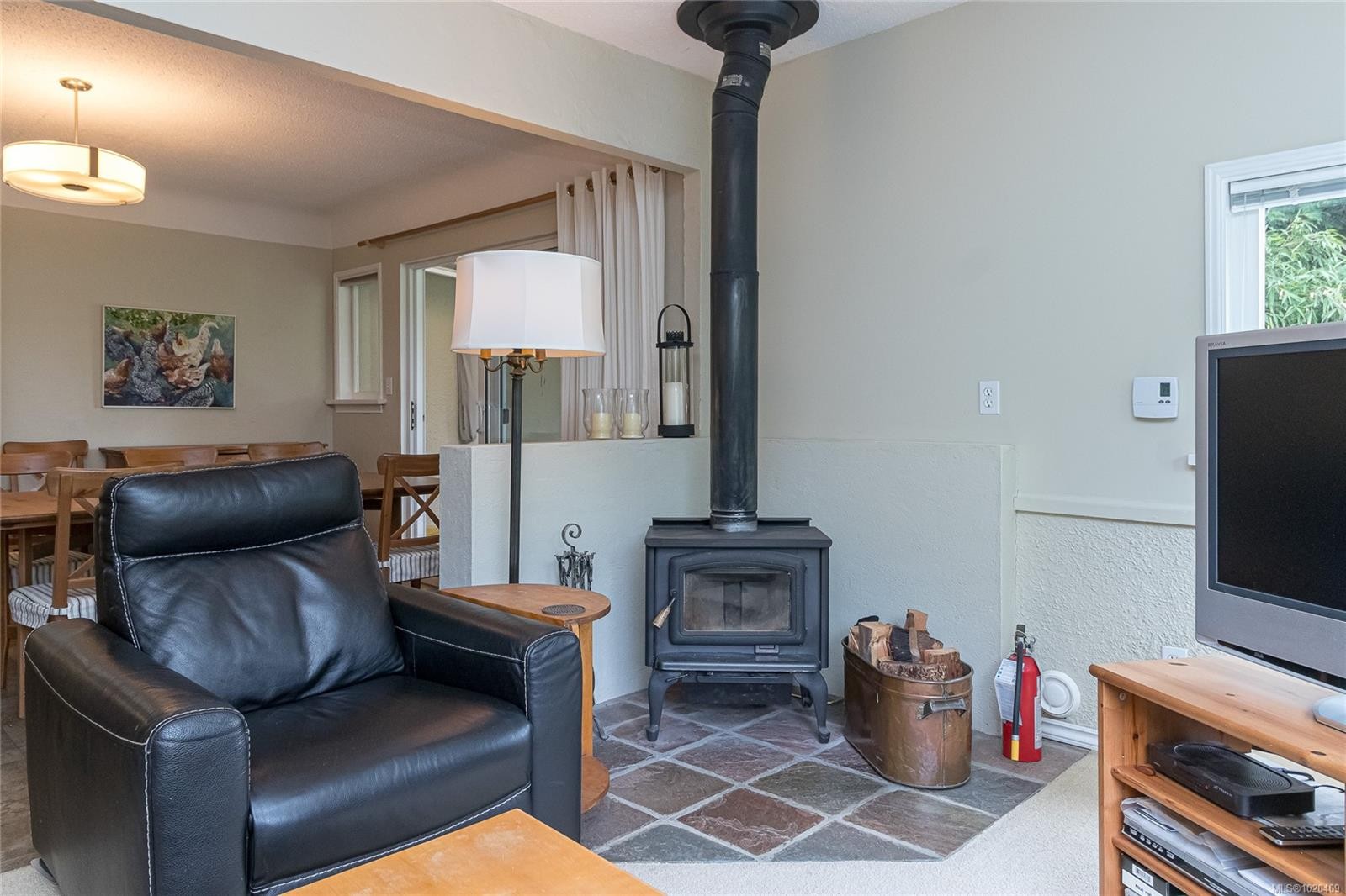 1941 Mayfair Dr, Saanich, BC