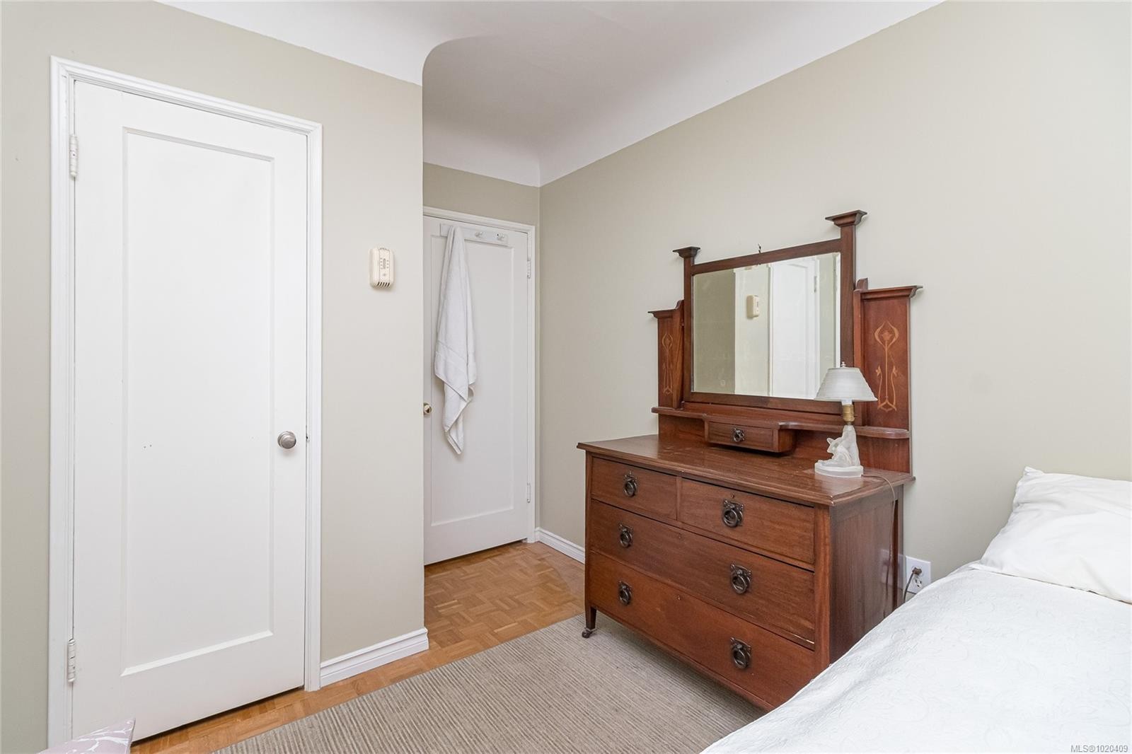 1941 Mayfair Dr, Saanich, BC