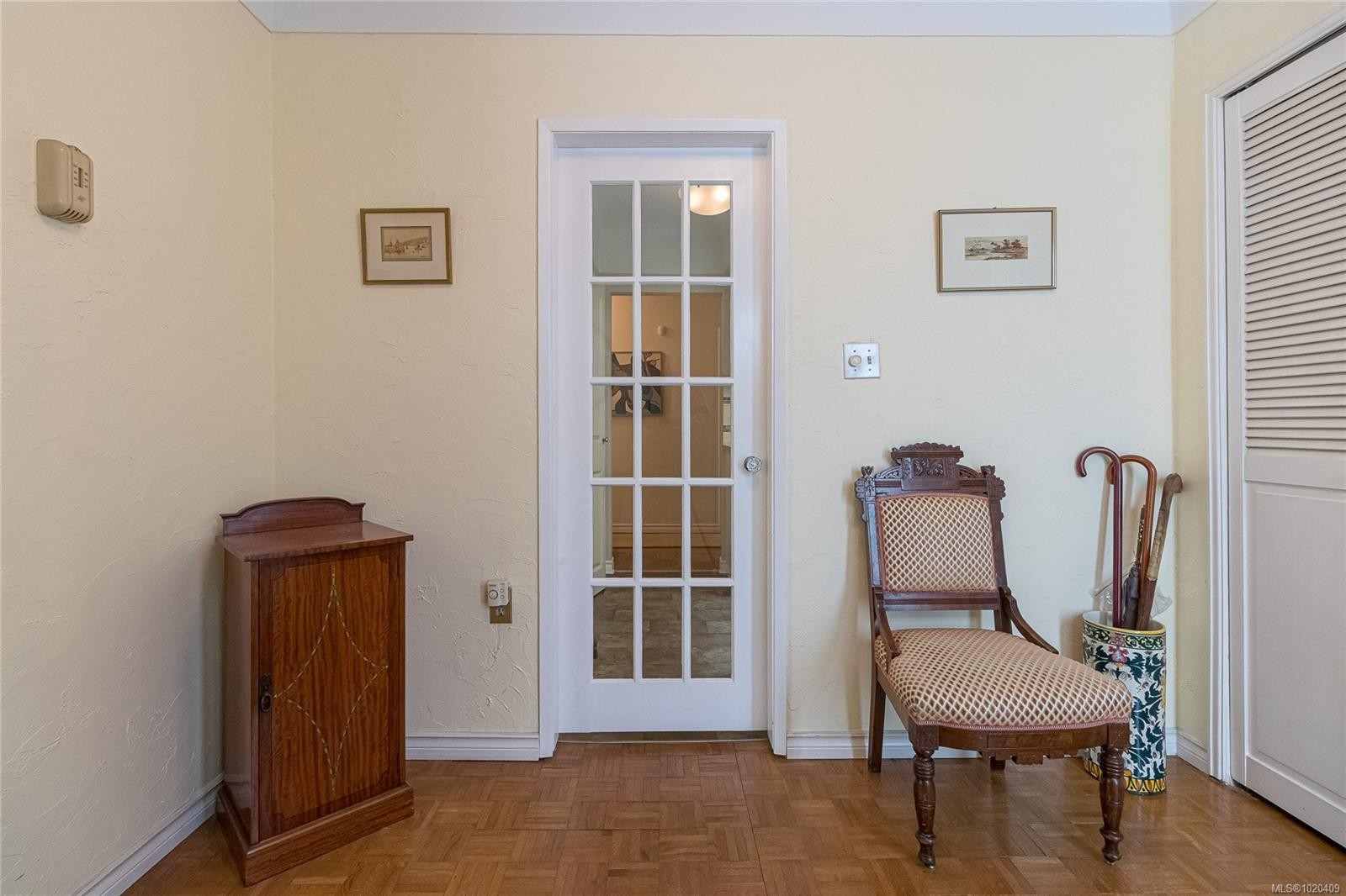 1941 Mayfair Dr, Saanich, BC