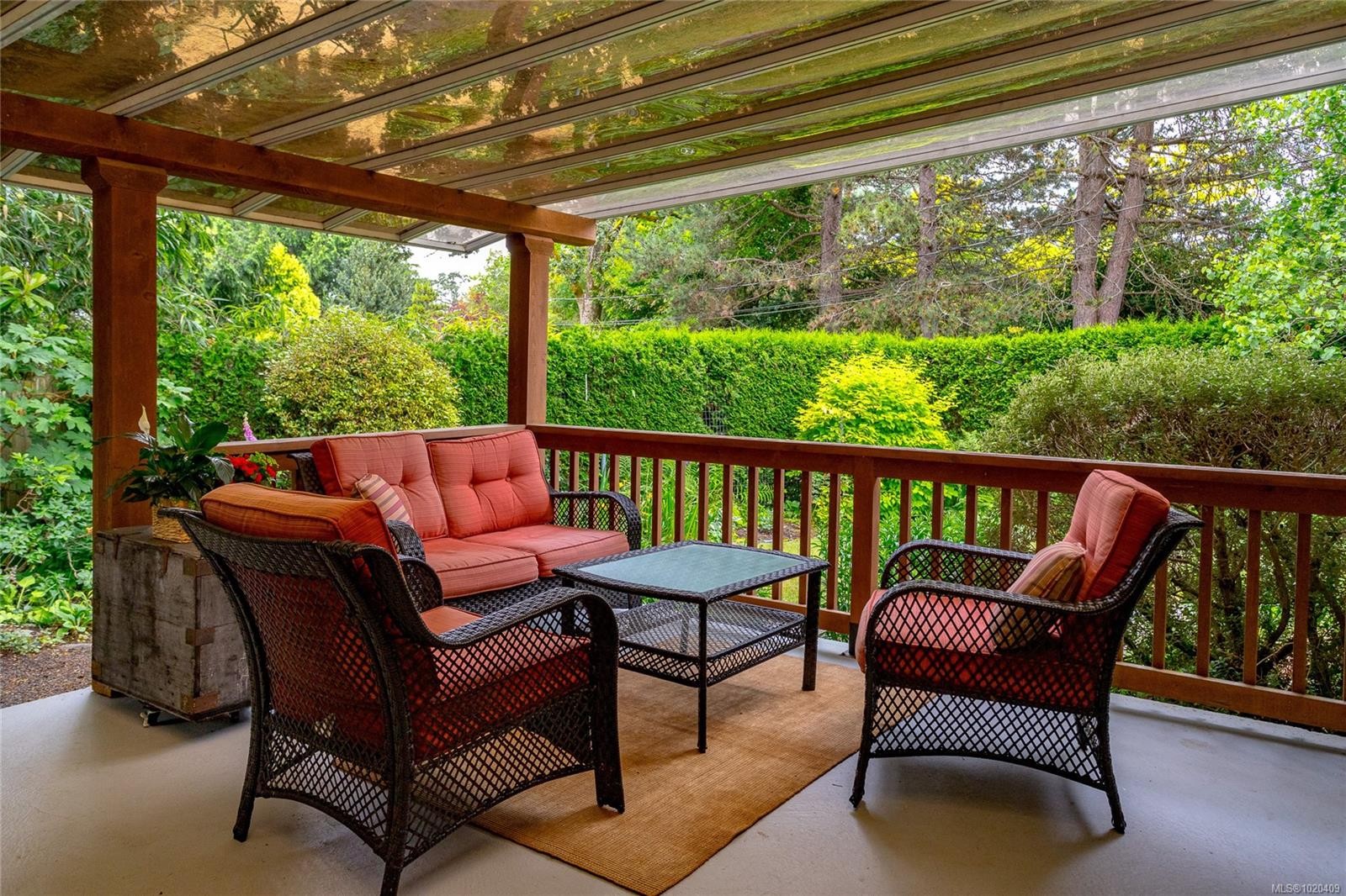 1941 Mayfair Dr, Saanich, BC