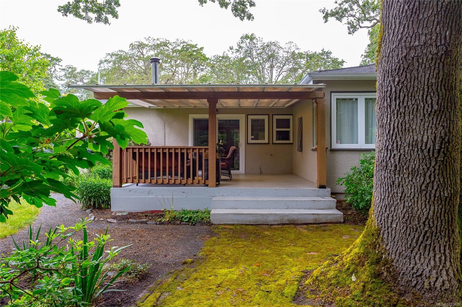 1941 Mayfair Dr, Saanich, BC