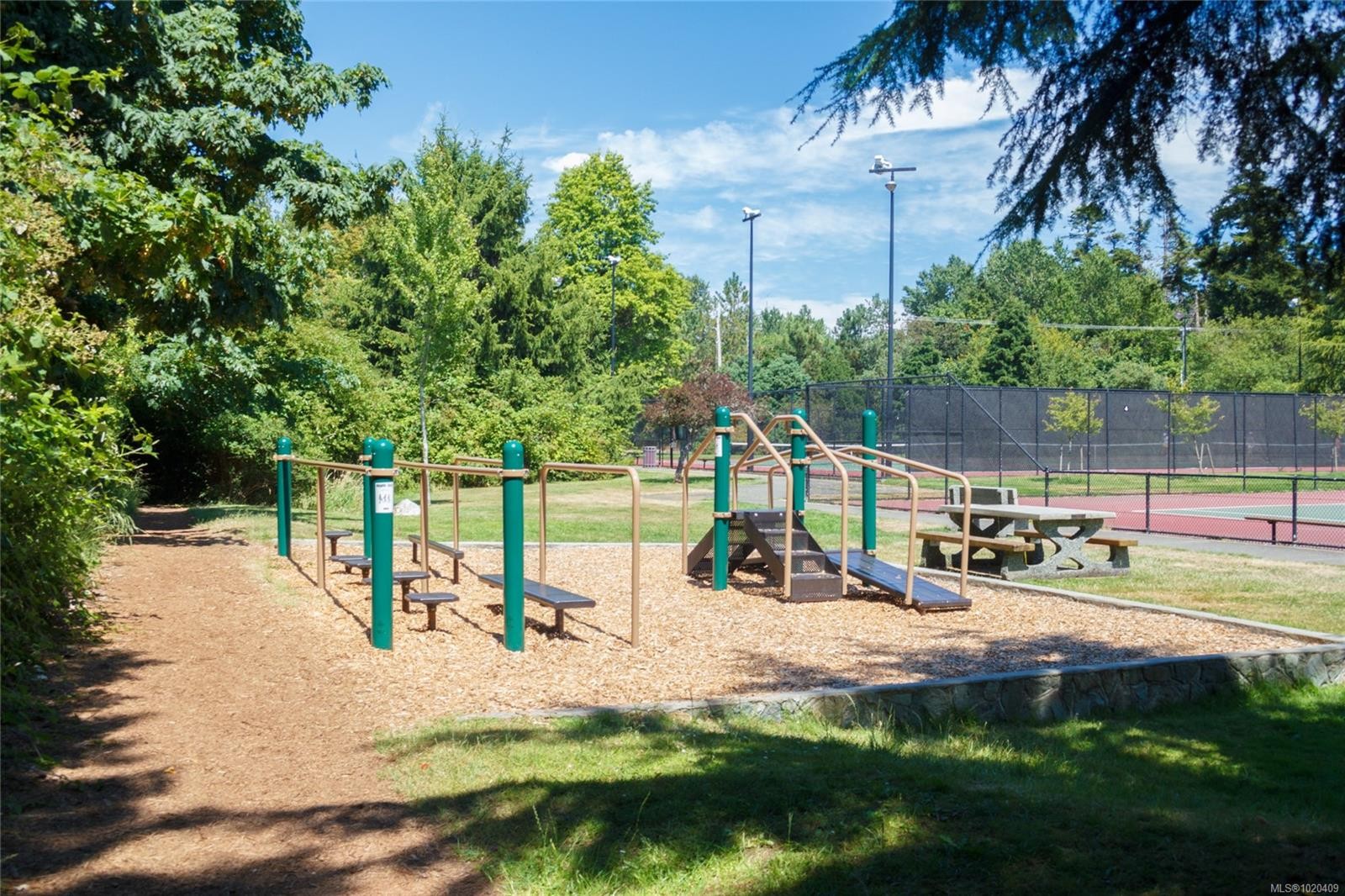 1941 Mayfair Dr, Saanich, BC