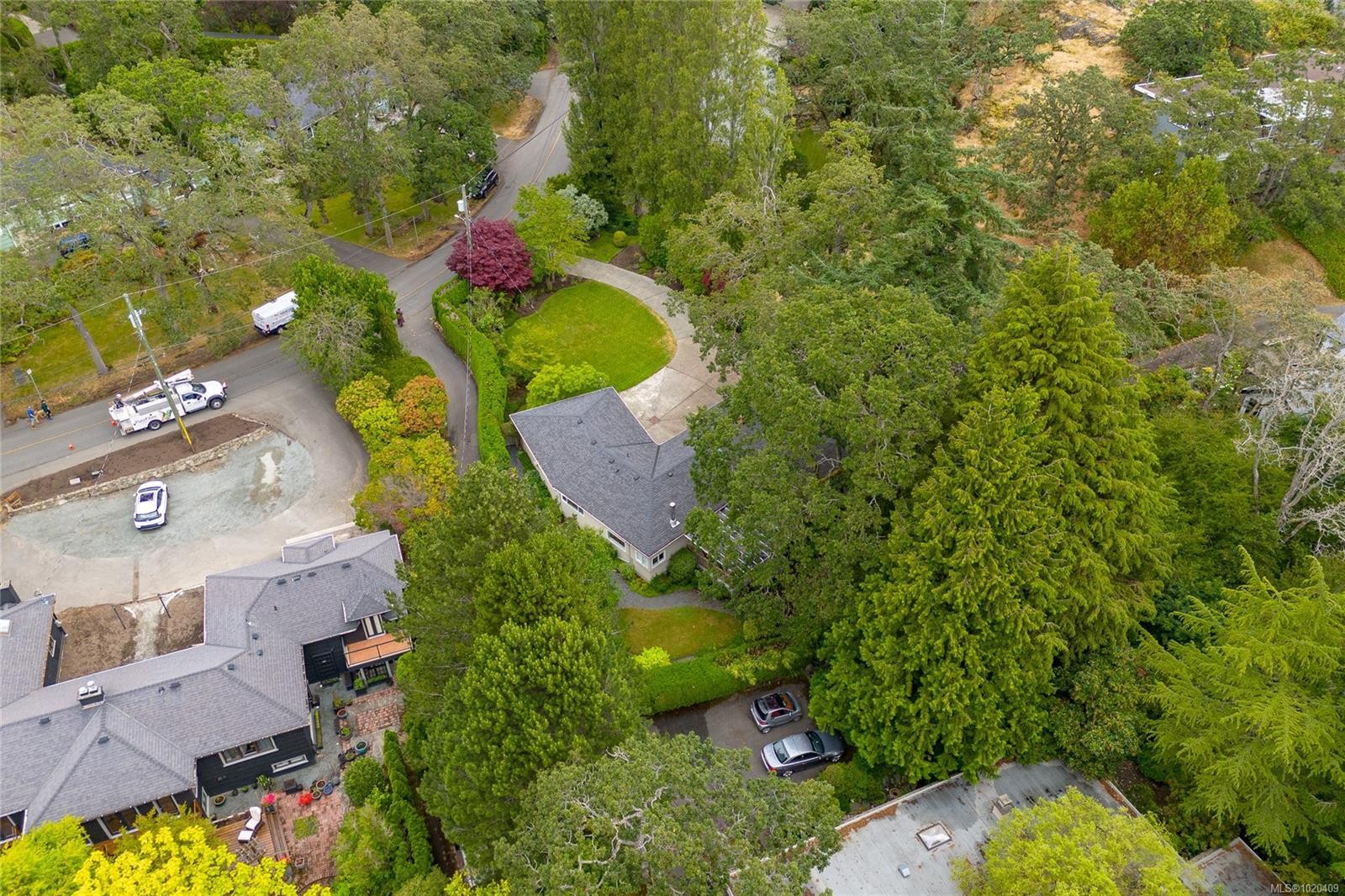 1941 Mayfair Dr, Saanich, BC