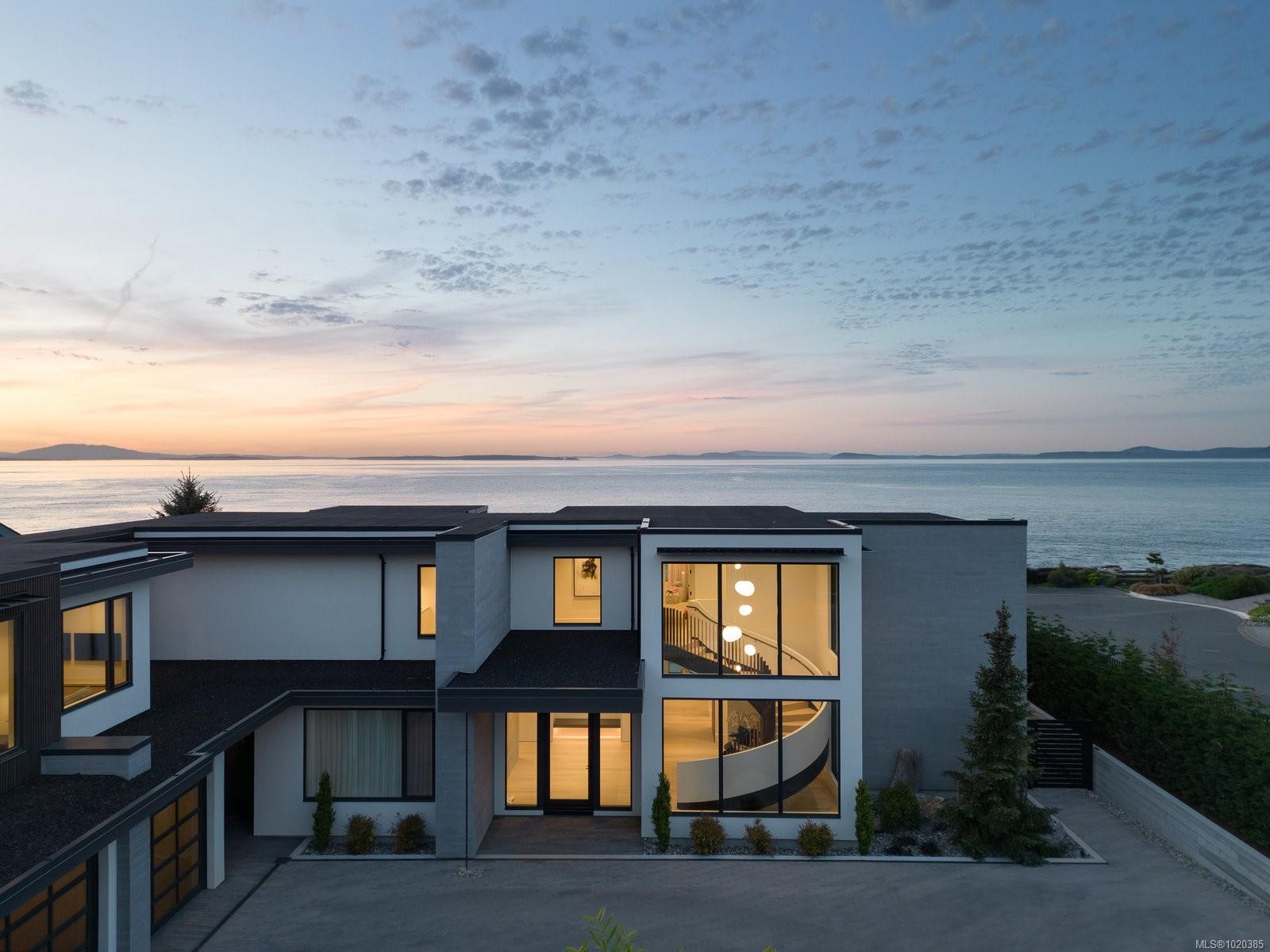 4040 White Rock St, Saanich, BC