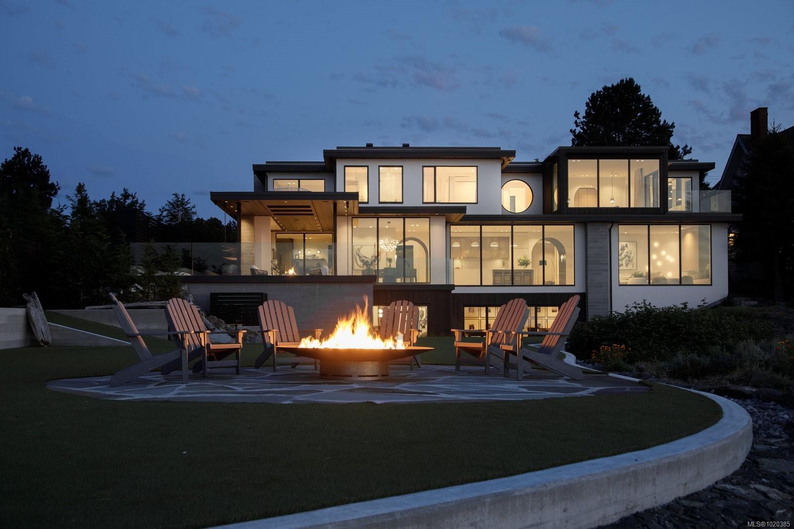 4040 White Rock St, Saanich, BC